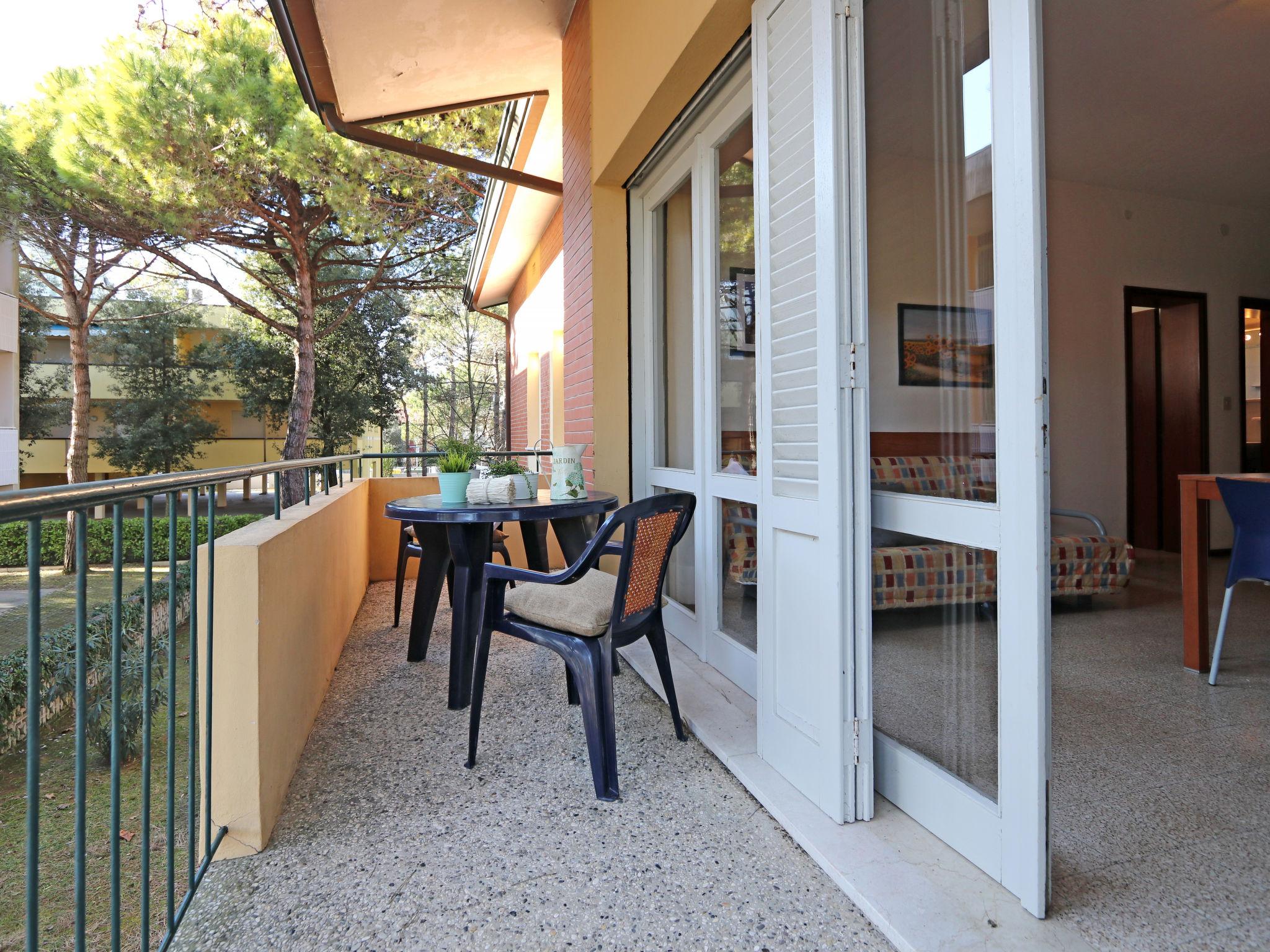 Foto 2 - Apartamento de 2 quartos em San Michele al Tagliamento com jardim e vistas do mar