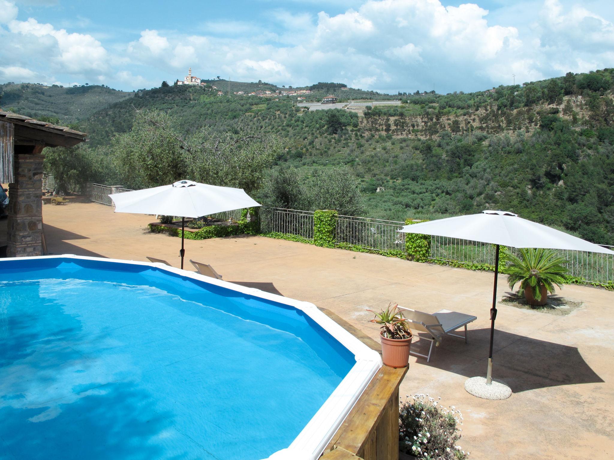 Foto 3 - Casa de 2 quartos em Cipressa com piscina privada e jardim