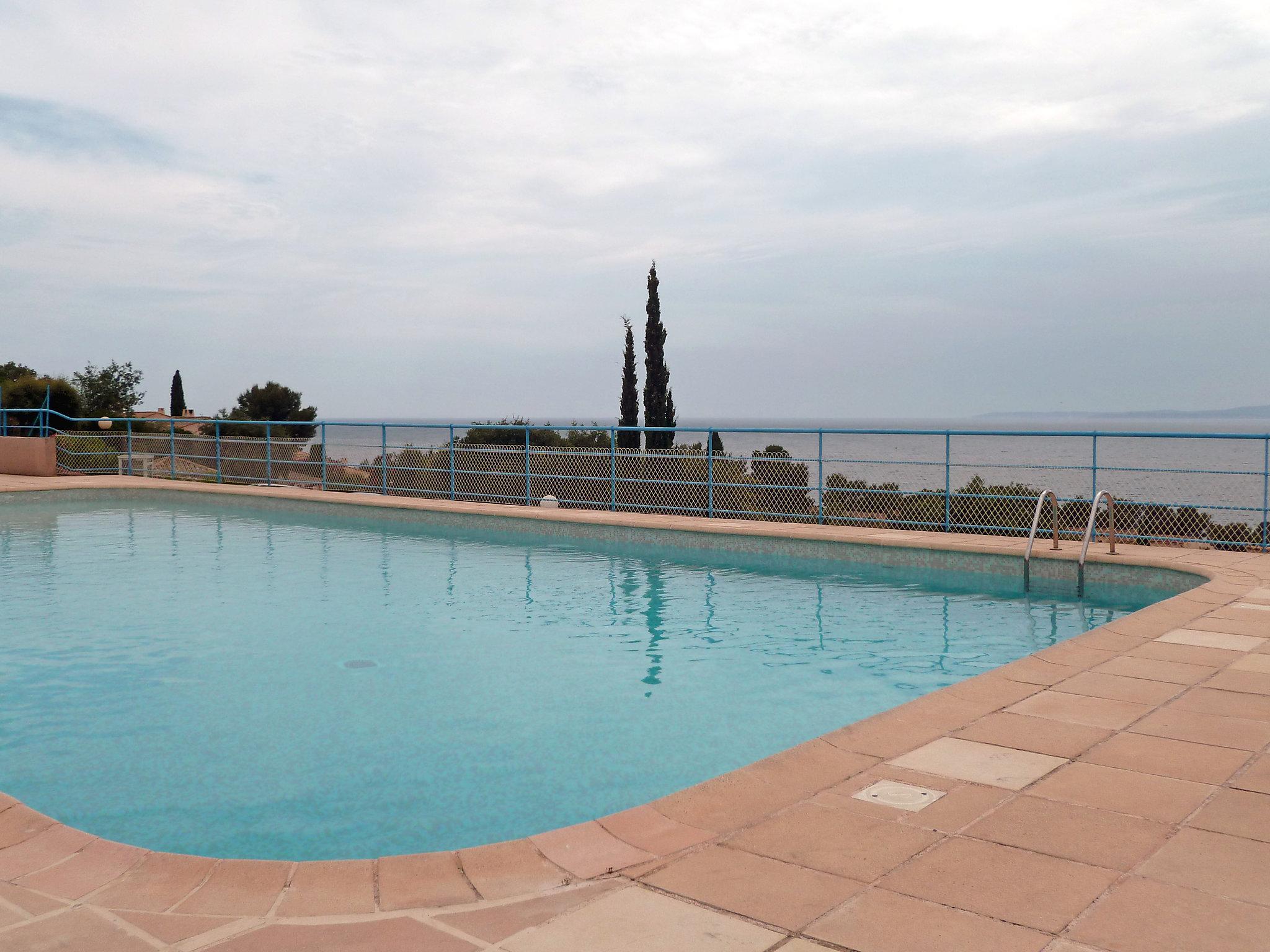 Foto 24 - Casa de 2 quartos em Saint-Raphaël com piscina e vistas do mar