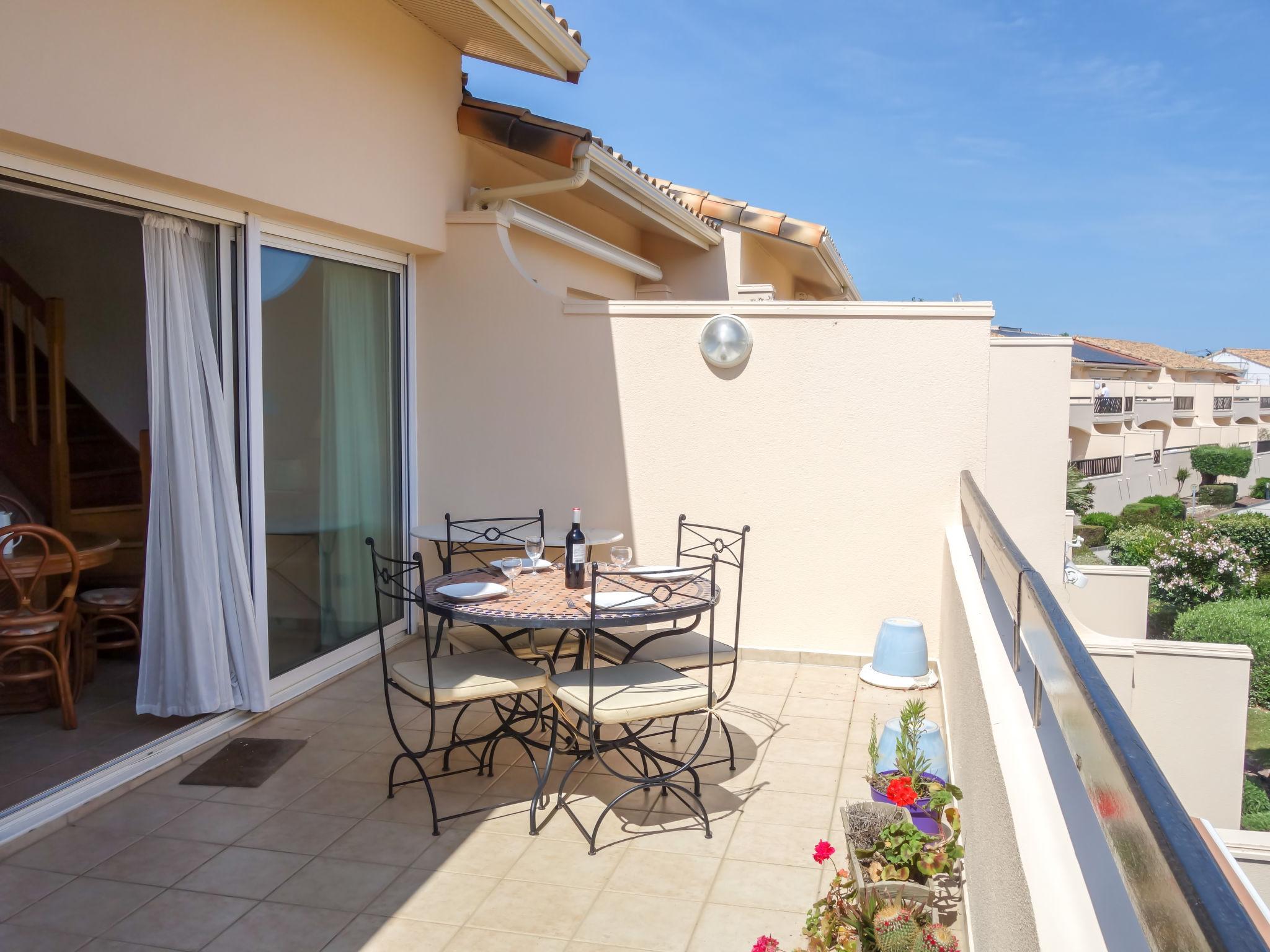 Photo 1 - 1 bedroom Apartment in Saint-Cyprien with swimming pool and sea view