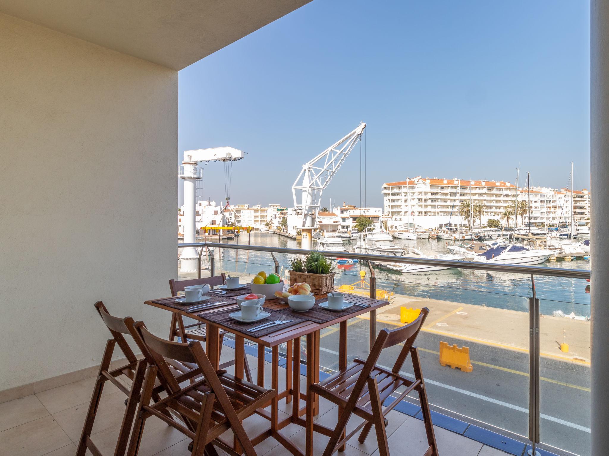 Photo 19 - Appartement de 2 chambres à Castelló d'Empúries avec terrasse et vues à la mer