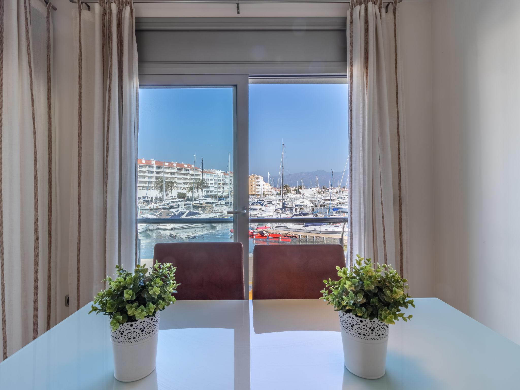 Foto 8 - Apartamento de 2 habitaciones en Castelló d'Empúries con terraza y vistas al mar