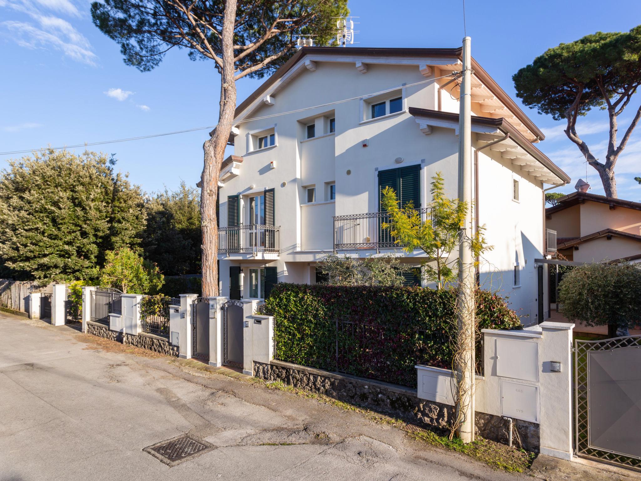 Photo 12 - Appartement de 1 chambre à Pietrasanta avec jardin et vues à la mer