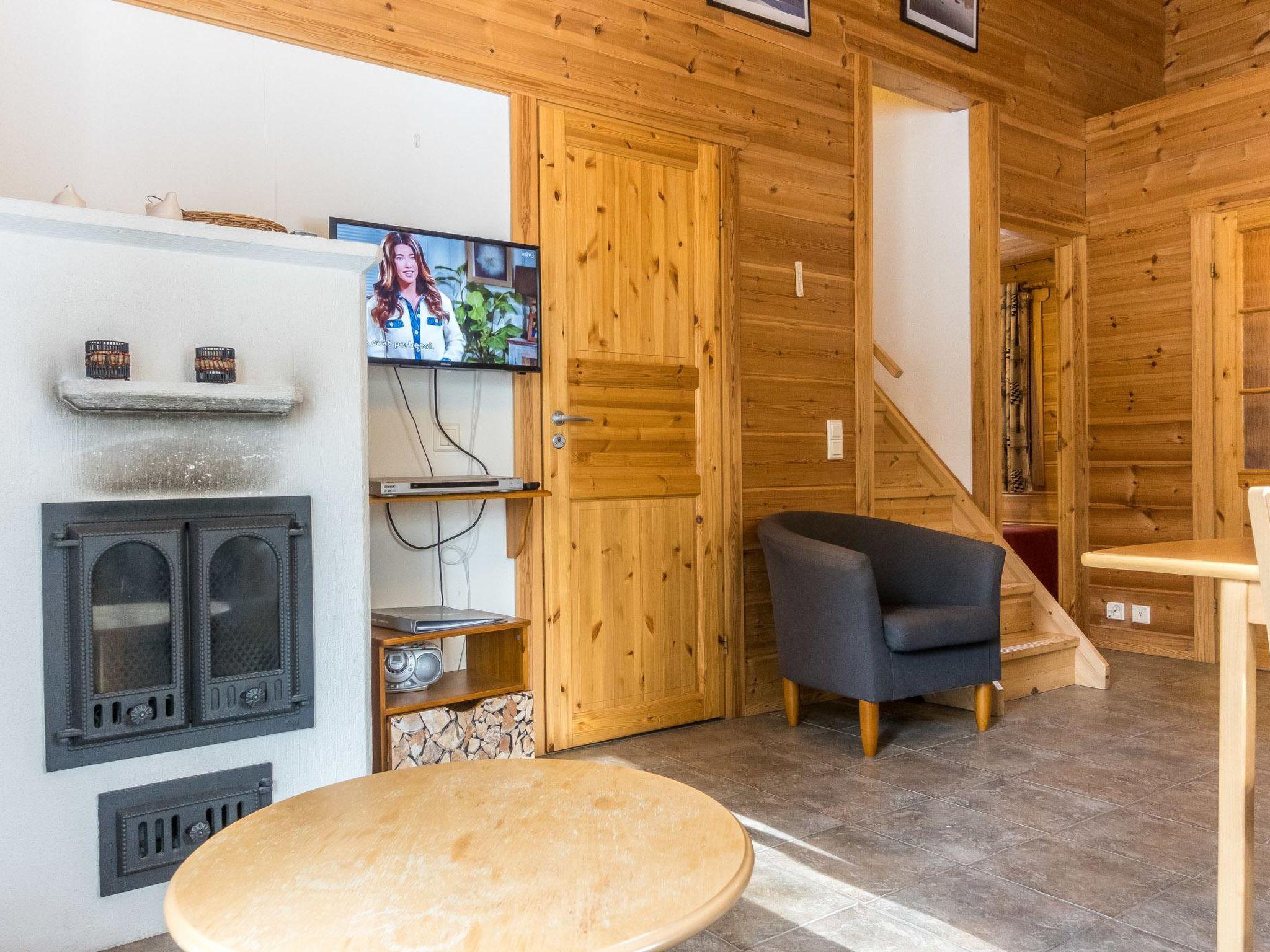 Foto 4 - Casa de 1 habitación en Kittilä con sauna y vistas a la montaña