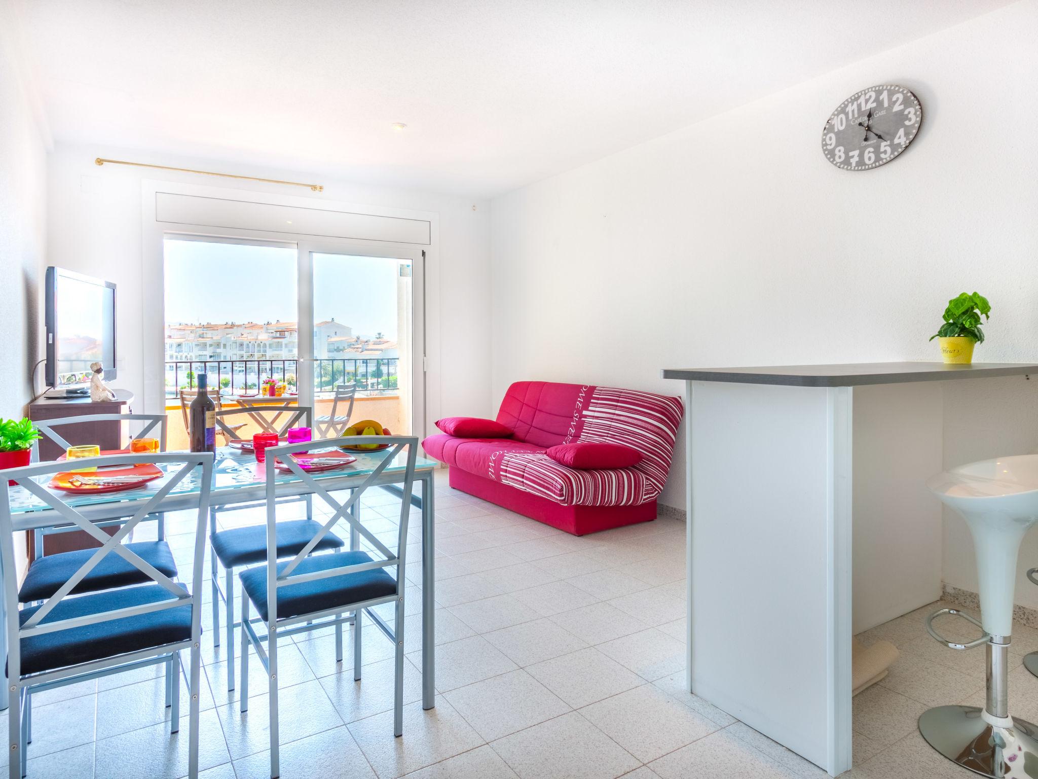 Photo 2 - Appartement de 1 chambre à Castelló d'Empúries avec piscine et vues à la mer