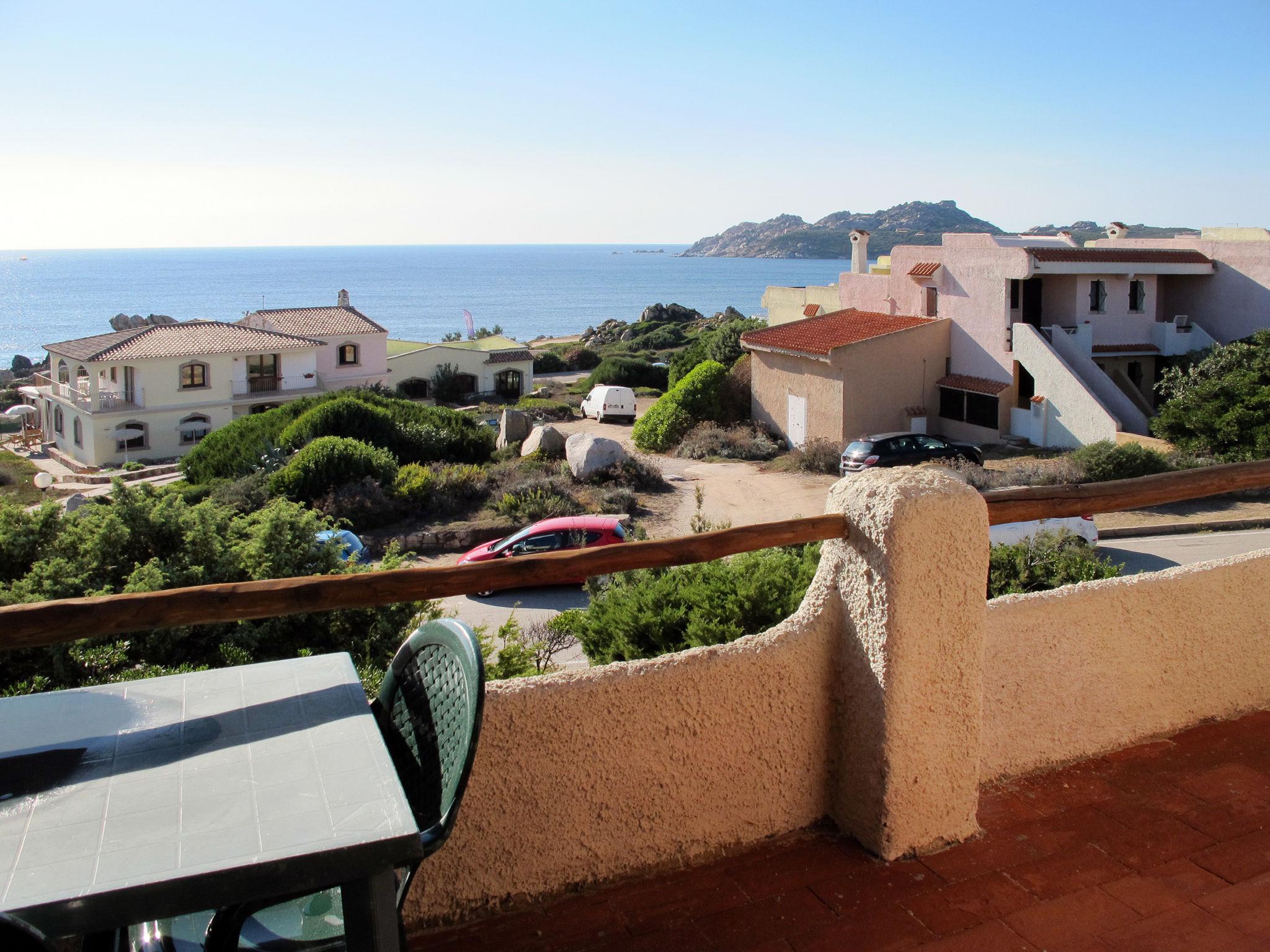 Photo 2 - 2 bedroom Apartment in Santa Teresa Gallura with swimming pool and sea view