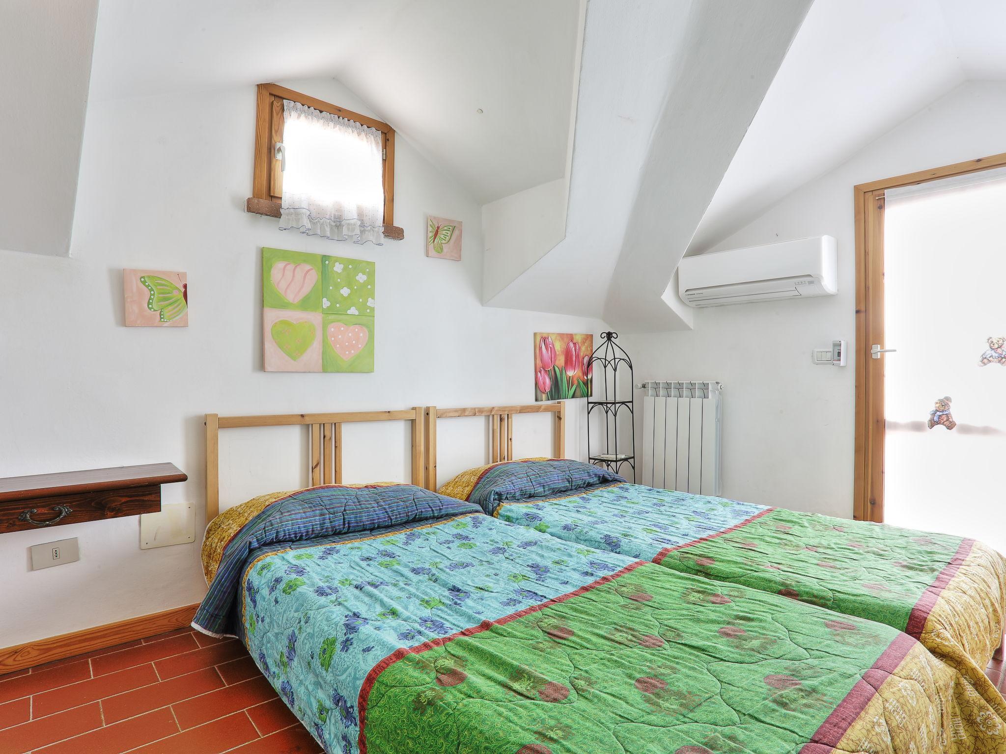 Foto 13 - Apartment mit 2 Schlafzimmern in Montaione mit schwimmbad und garten