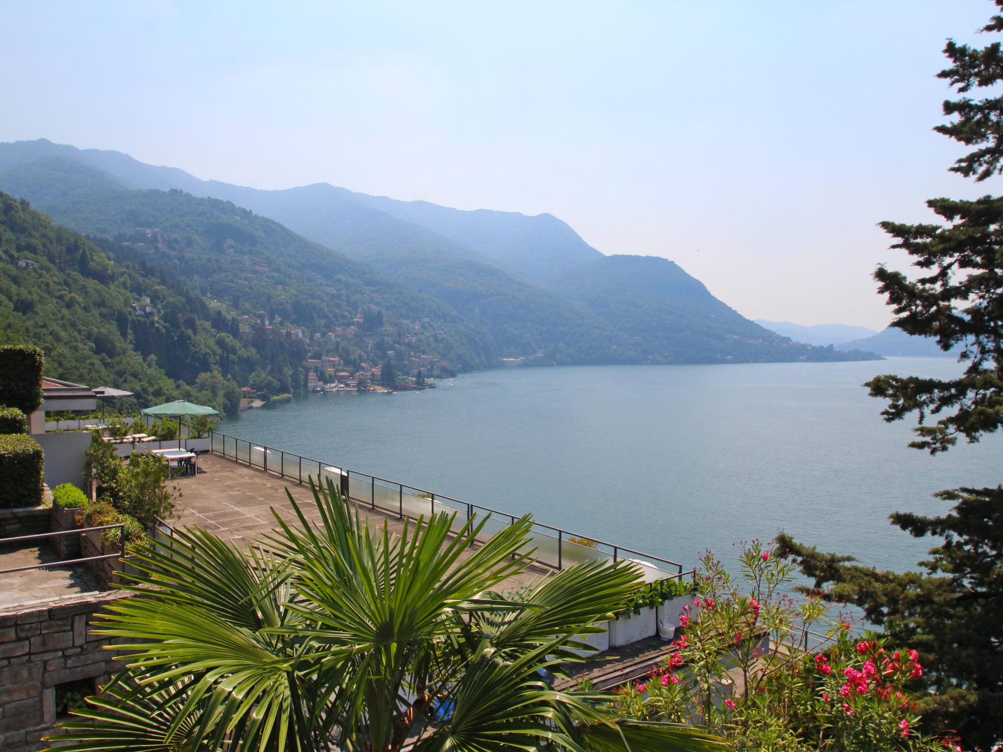 Foto 5 - Appartamento con 2 camere da letto a Faggeto Lario con piscina e giardino