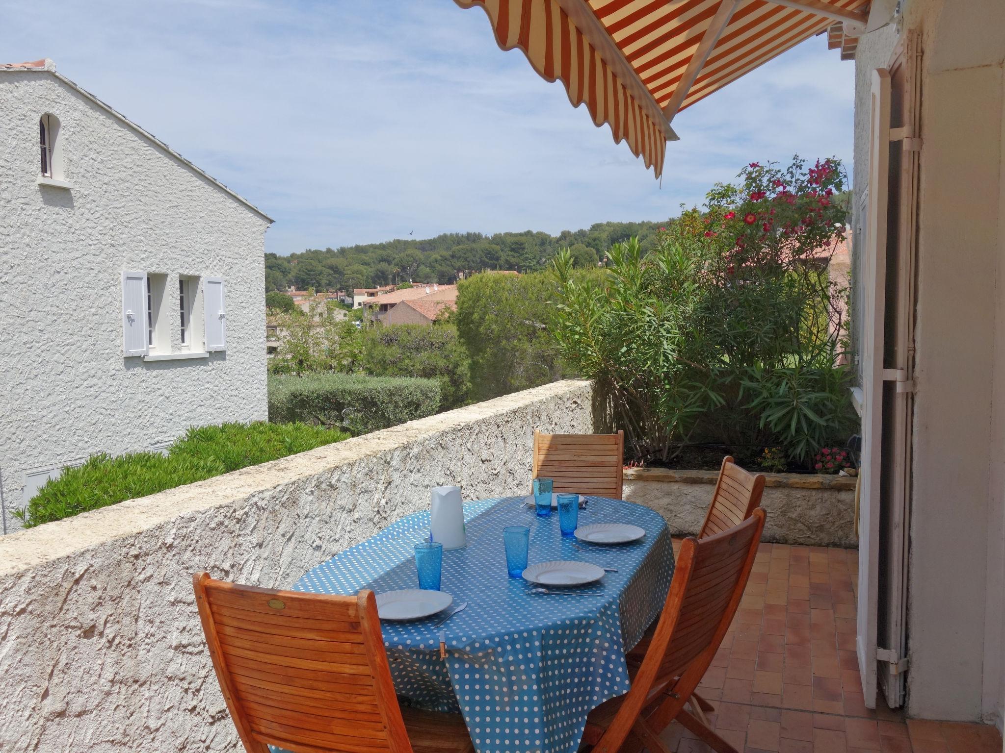 Foto 2 - Apartamento de 2 habitaciones en Saint-Cyr-sur-Mer con terraza y vistas al mar