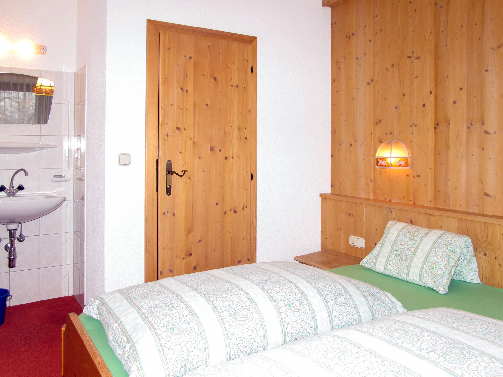 Foto 12 - Casa con 11 camere da letto a Strass im Zillertal con vista sulle montagne