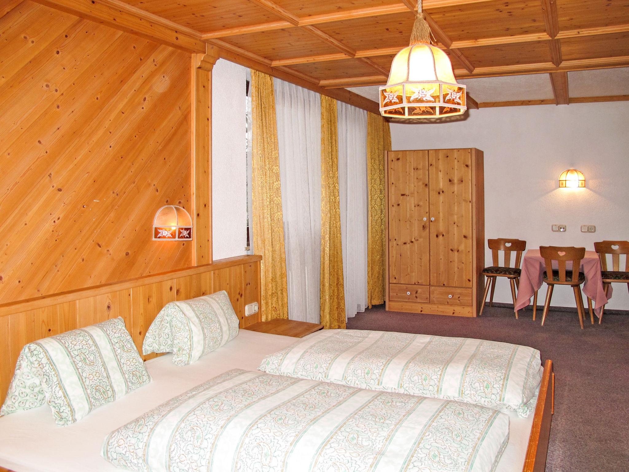 Foto 14 - Haus mit 11 Schlafzimmern in Strass im Zillertal mit blick auf die berge