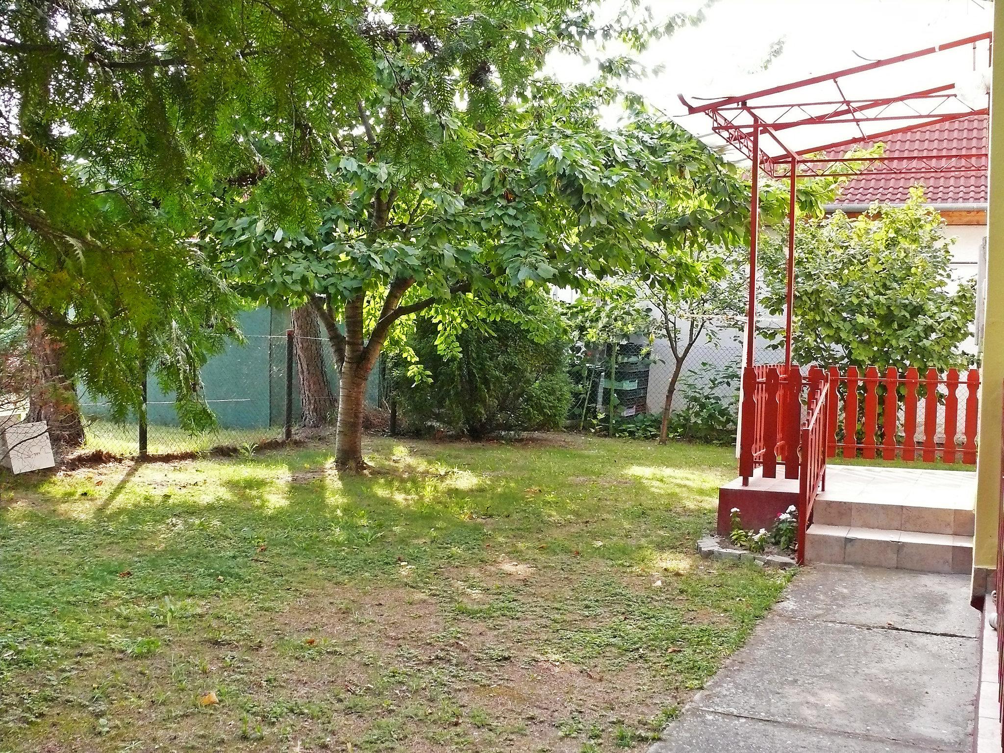 Photo 9 - Maison de 3 chambres à Balatonkeresztúr avec jardin et terrasse