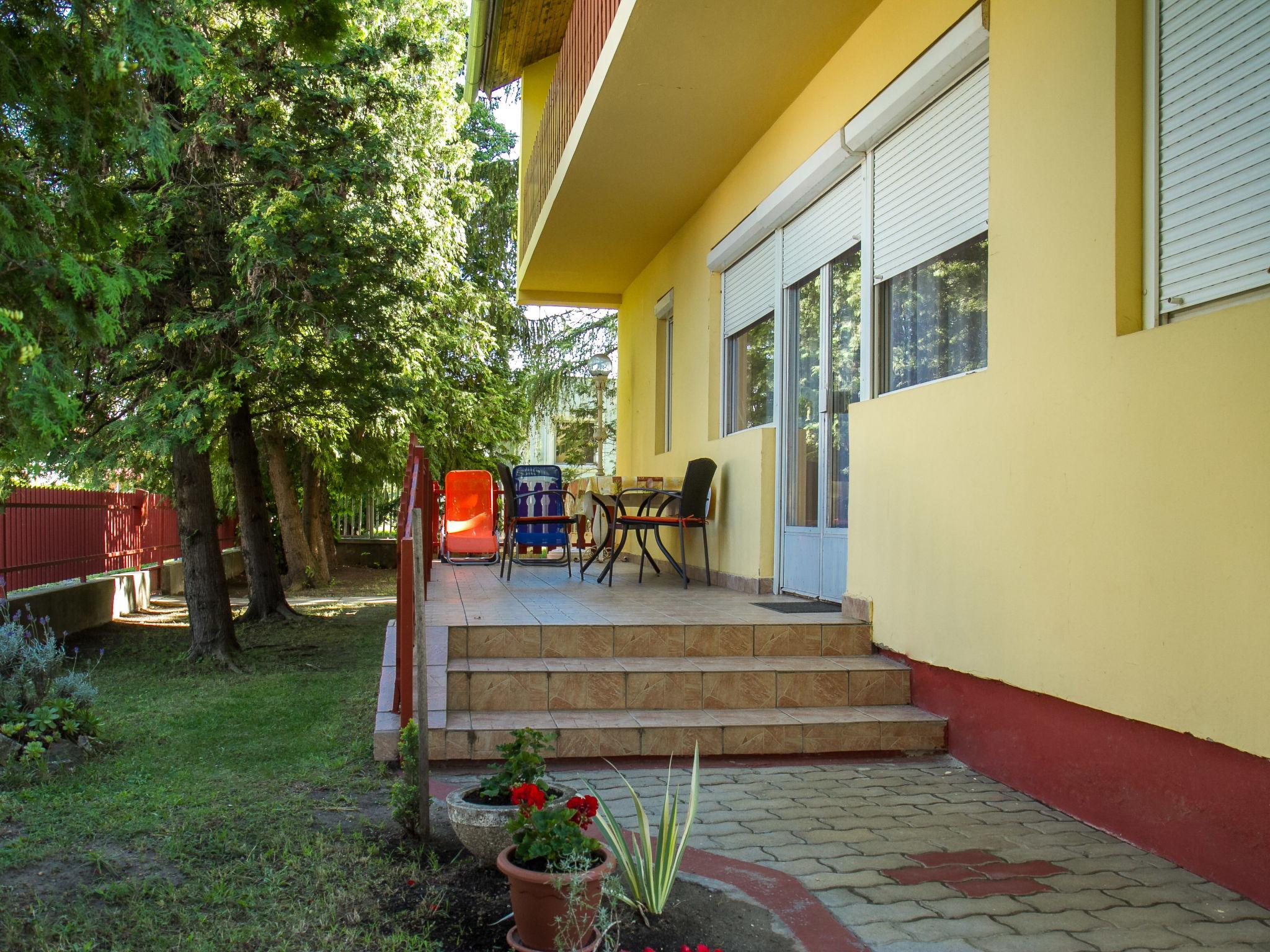 Photo 10 - Maison de 3 chambres à Balatonkeresztúr avec jardin et terrasse