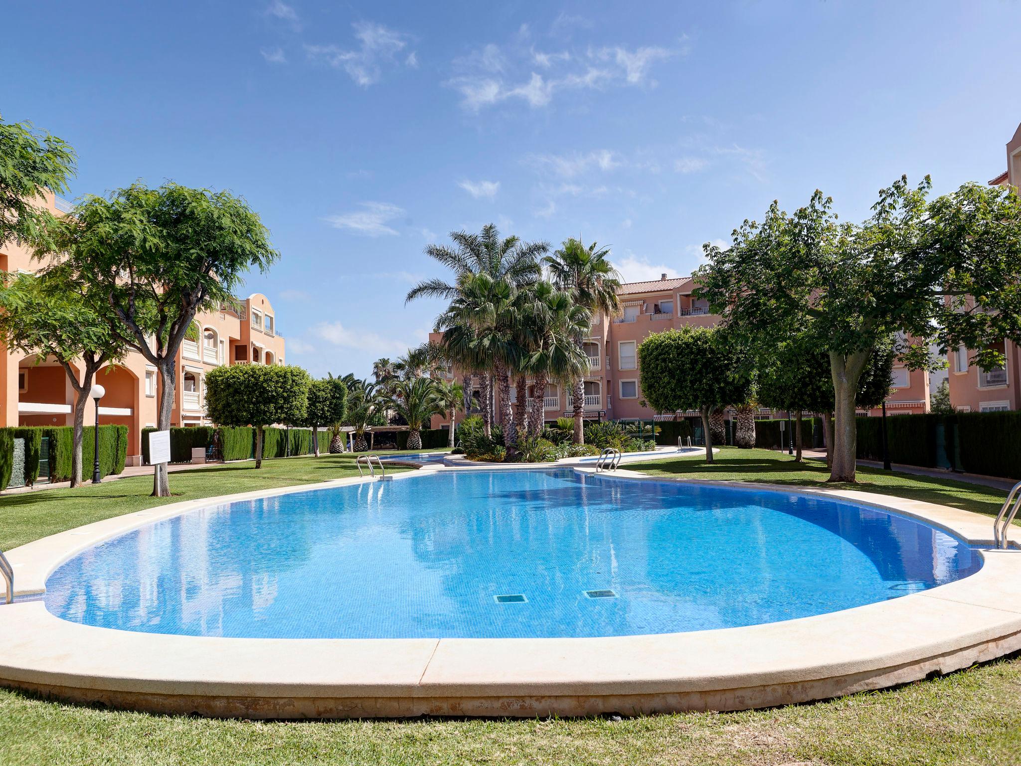 Foto 2 - Apartamento de 2 habitaciones en Dénia con piscina y vistas al mar