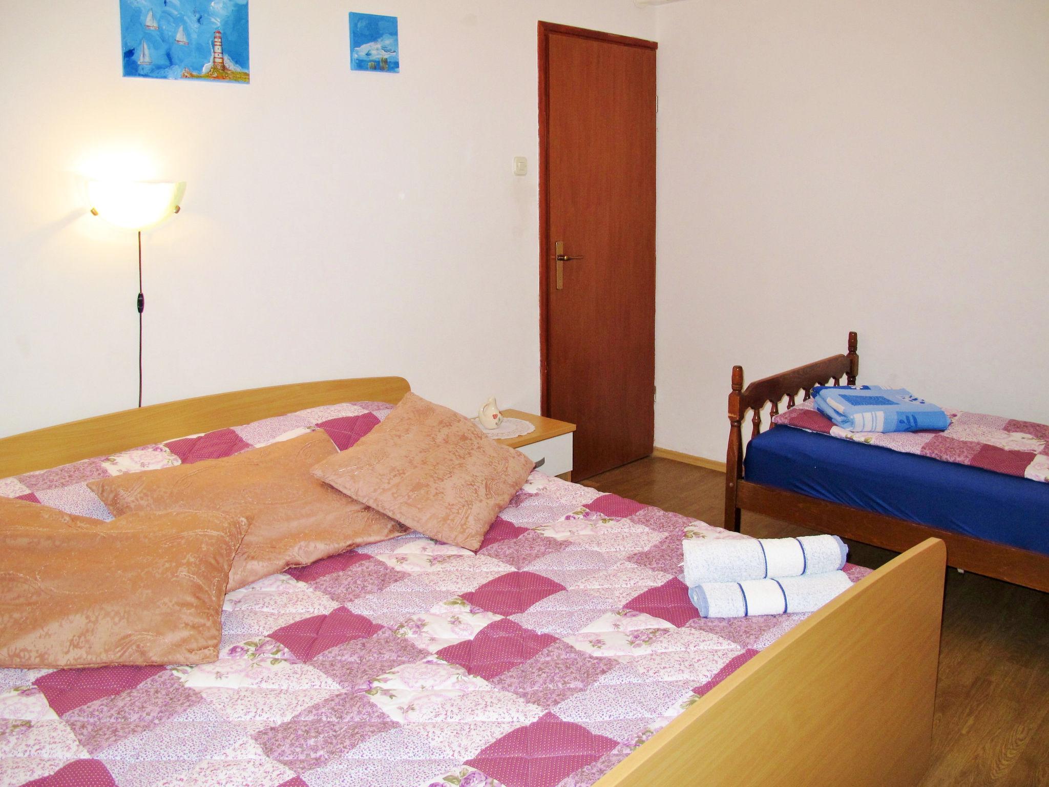 Foto 10 - Appartamento con 3 camere da letto a Labin con terrazza e vista mare