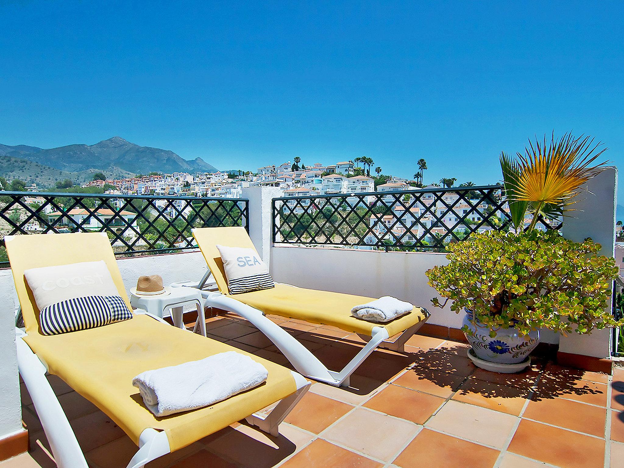 Photo 3 - 2 bedroom House in Nerja with private pool and sea view