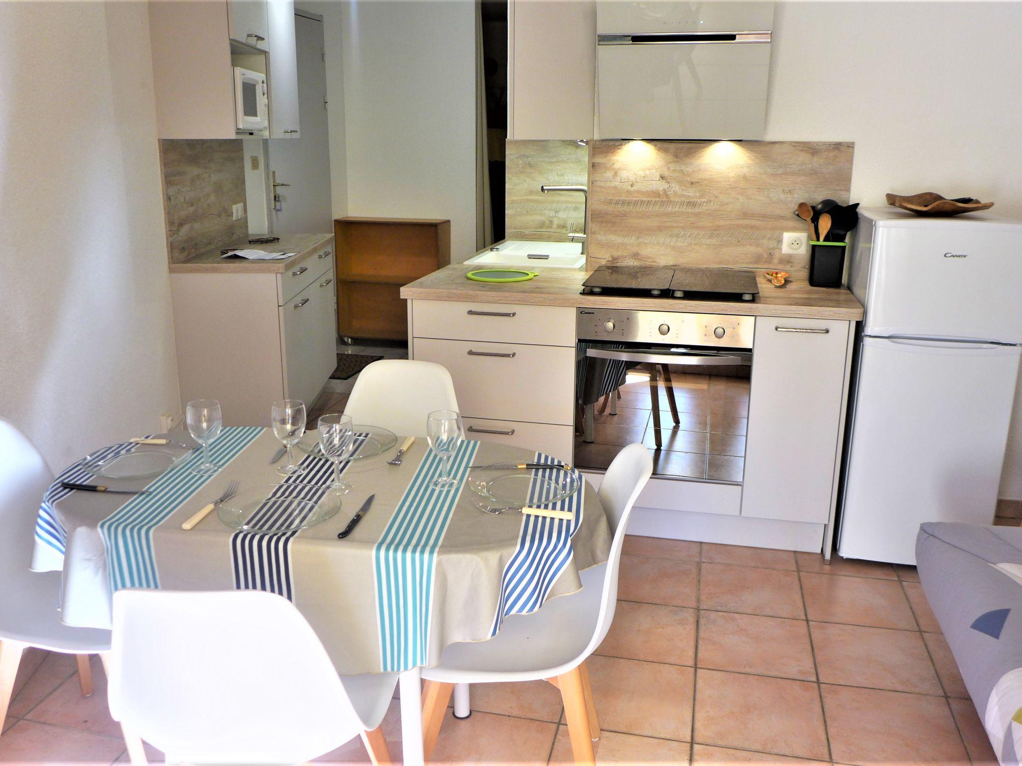 Photo 2 - 2 bedroom Apartment in Fleury with swimming pool and garden