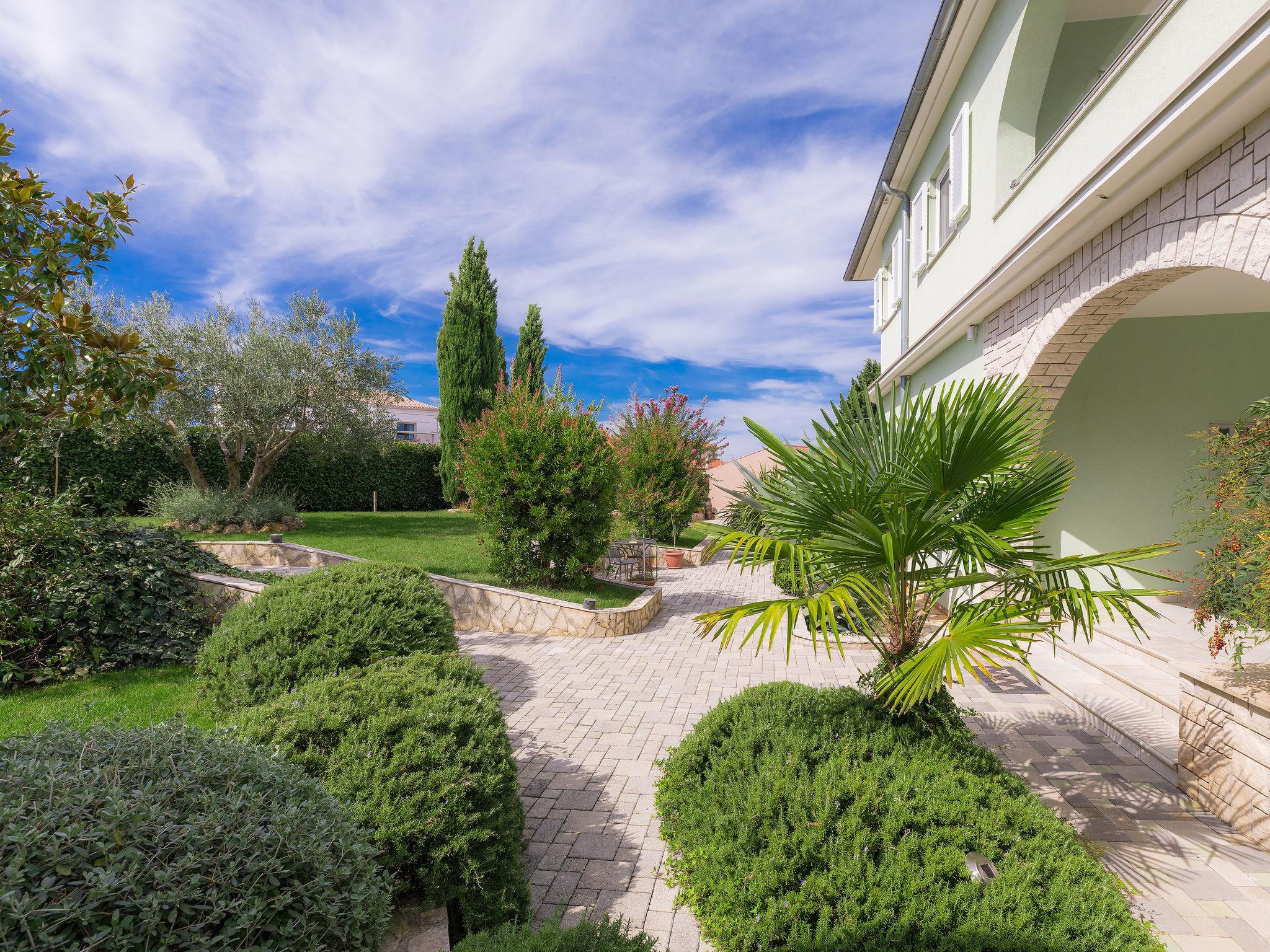 Foto 63 - Casa con 5 camere da letto a Pola con piscina privata e giardino