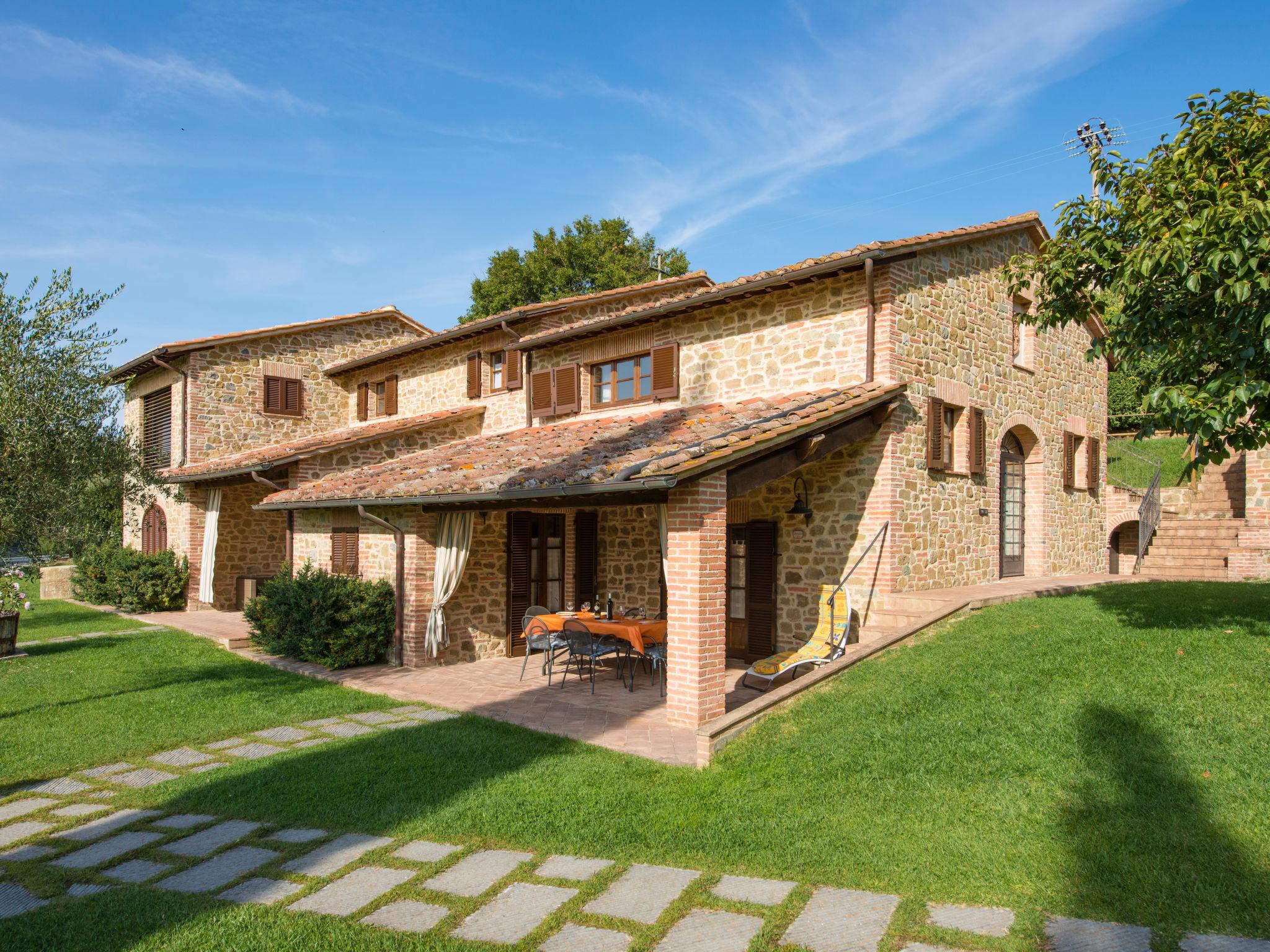 Foto 2 - Casa de 3 habitaciones en Città della Pieve con piscina y jardín