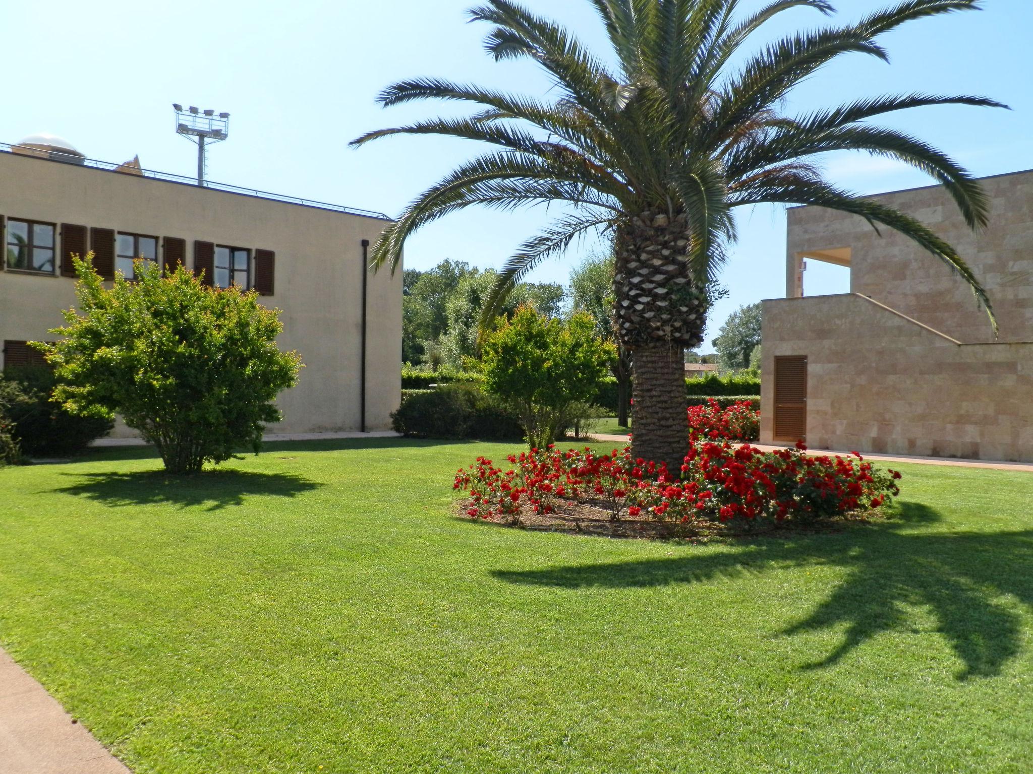 Foto 10 - Appartamento con 1 camera da letto a Pisa con piscina e vista mare