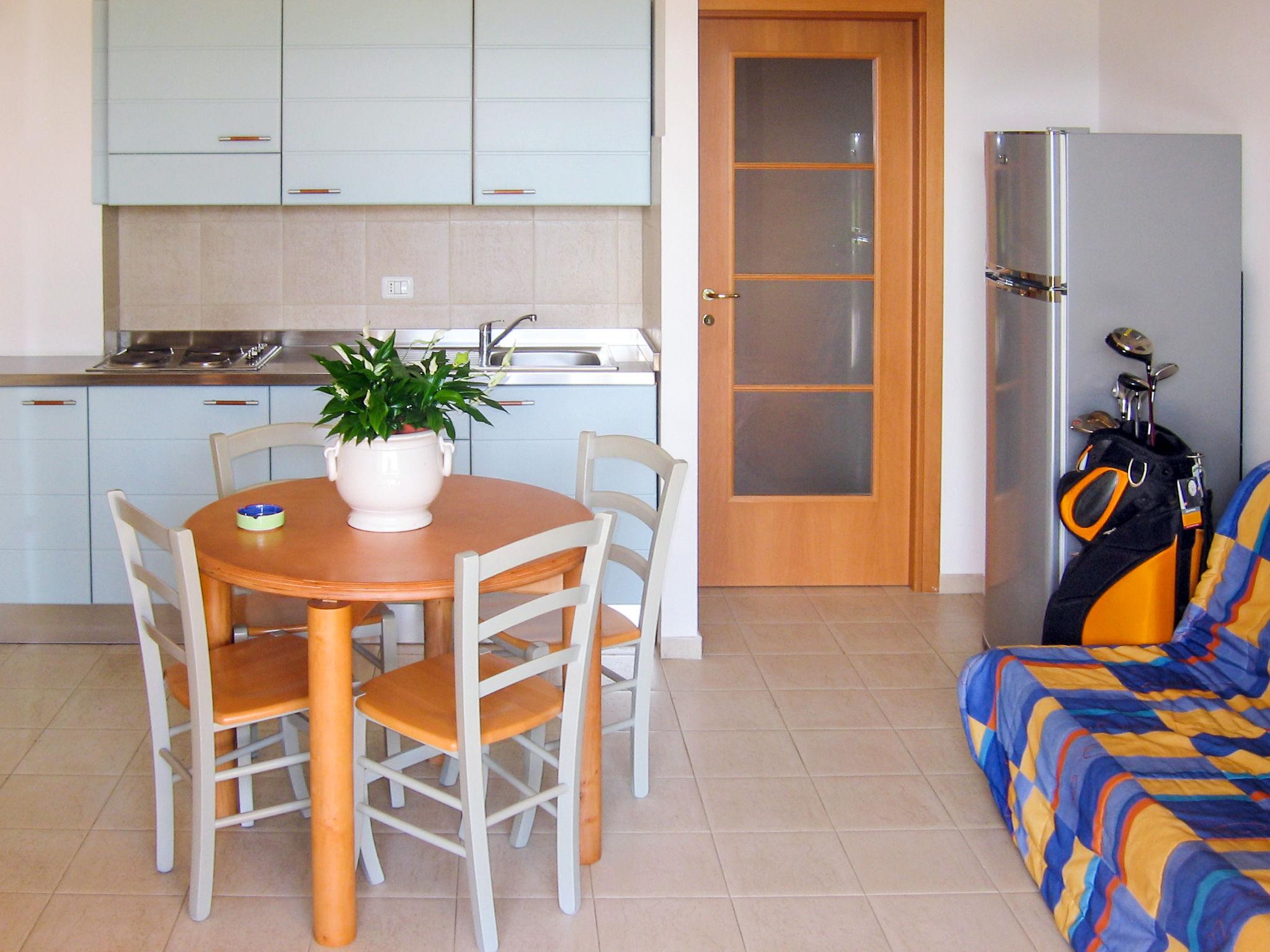 Photo 3 - 1 bedroom Apartment in Pisa with swimming pool and sea view
