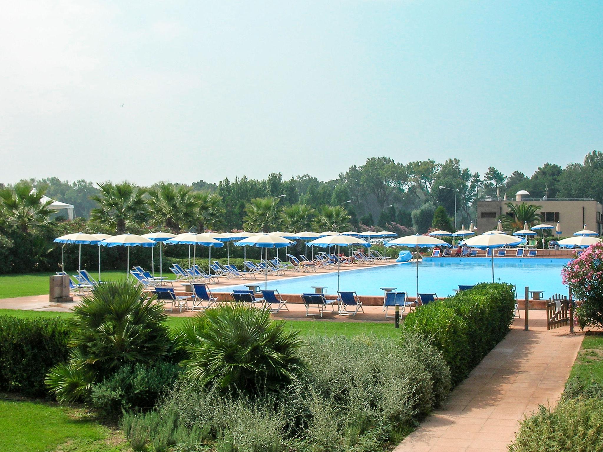 Foto 2 - Apartamento de 1 quarto em Pisa com piscina e vistas do mar