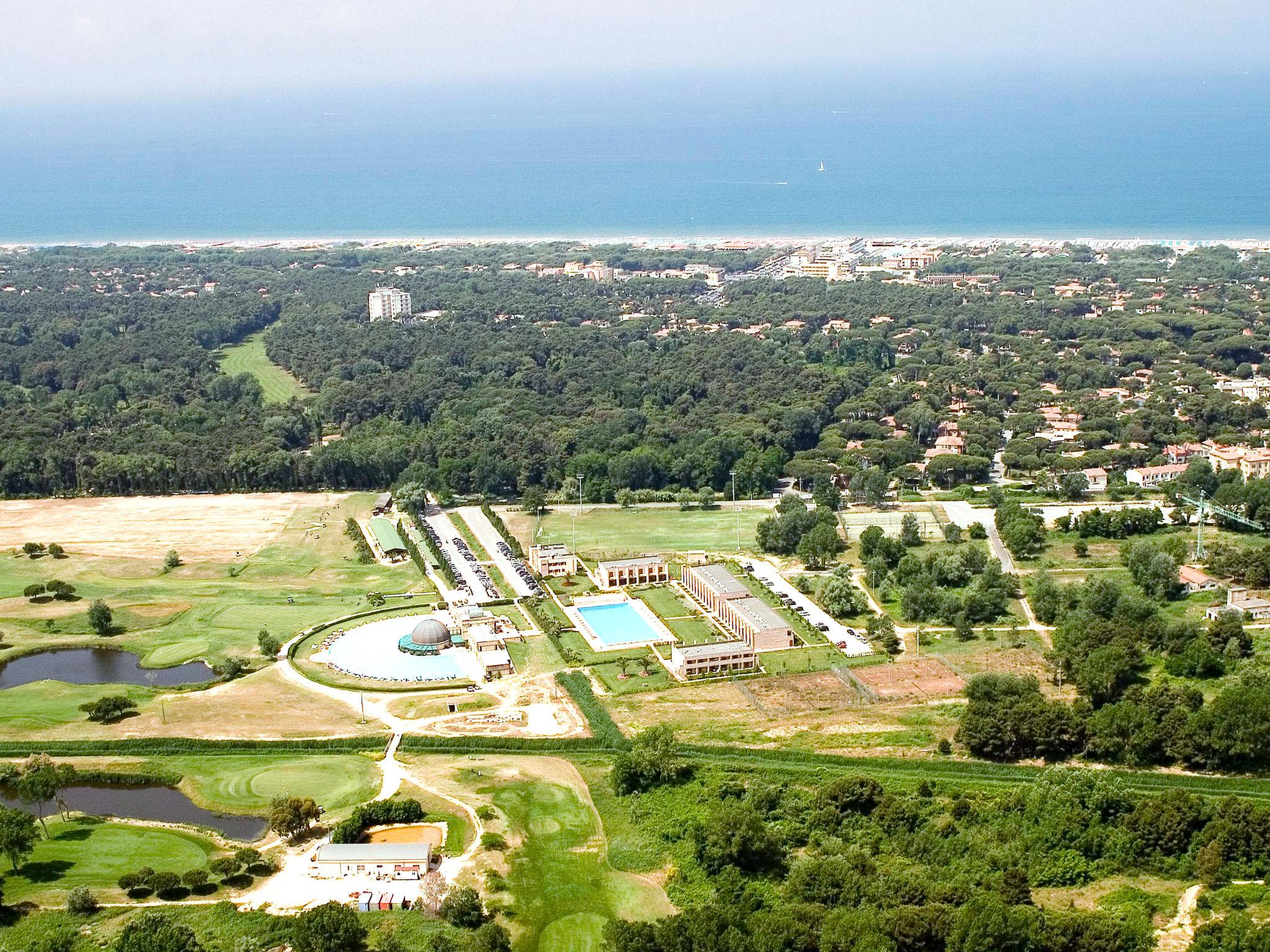 Foto 18 - Appartamento con 1 camera da letto a Pisa con piscina e vista mare