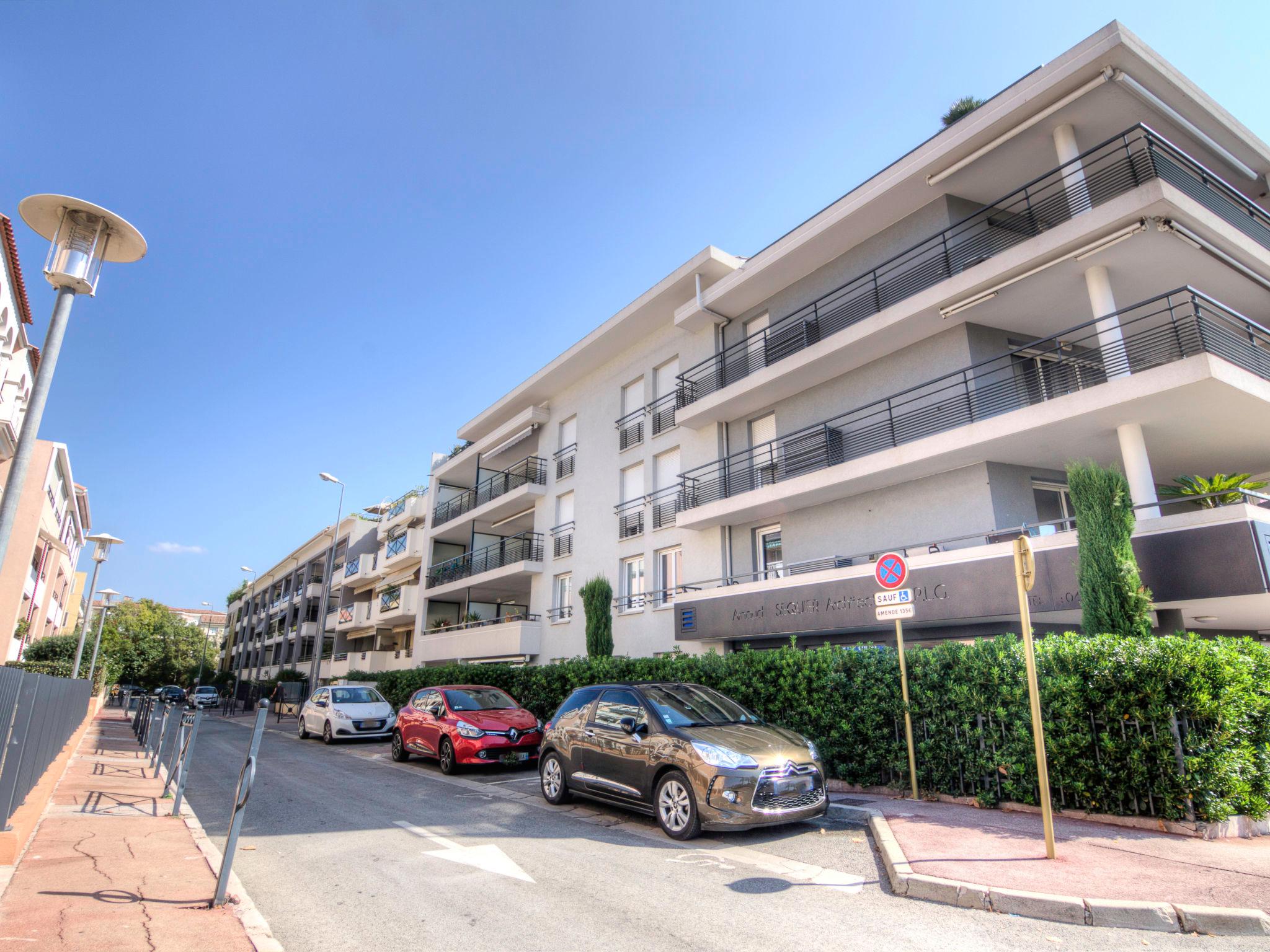 Photo 17 - Appartement de 2 chambres à Saint-Raphaël avec terrasse et vues à la mer