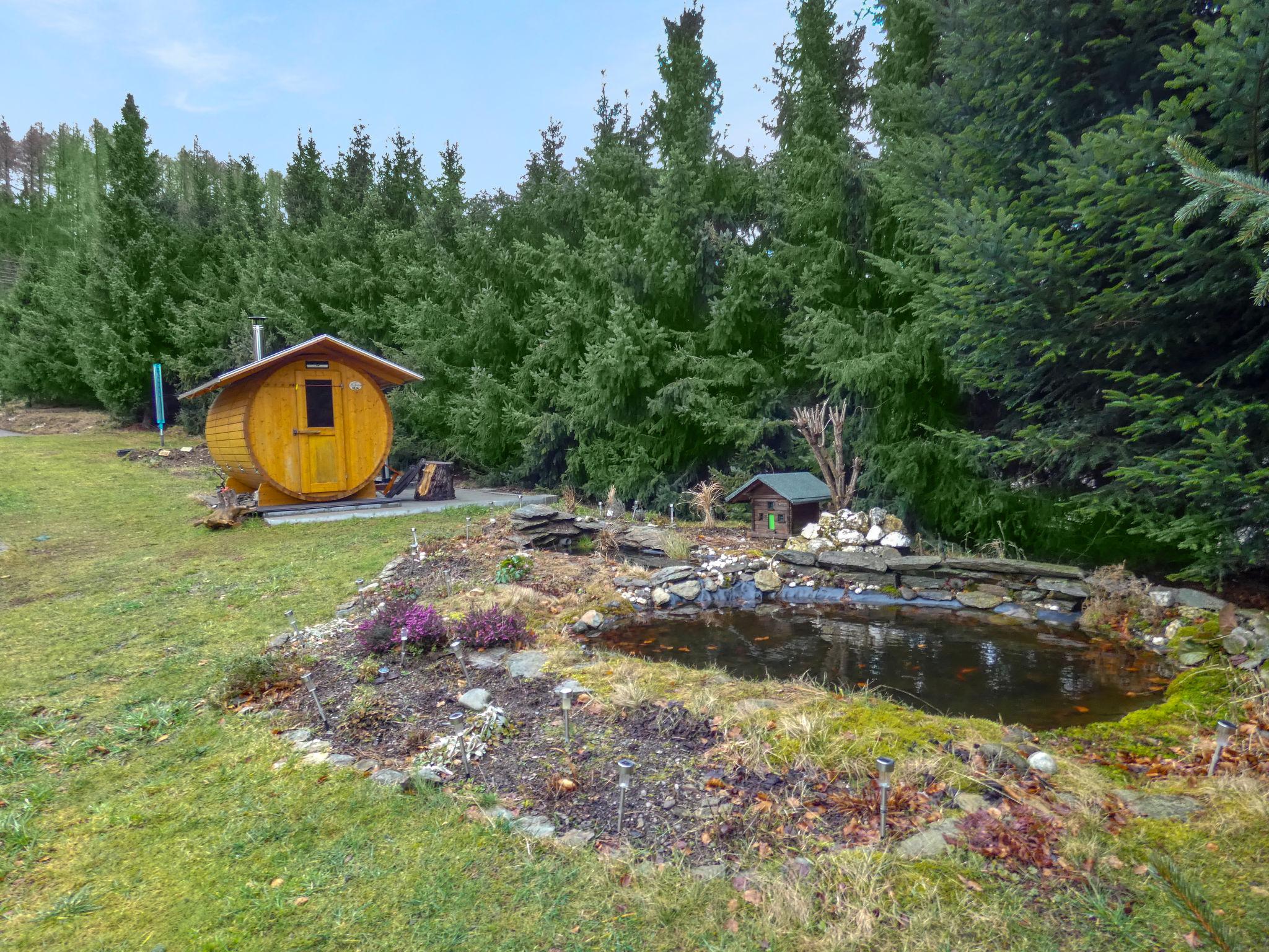 Photo 2 - Maison de 1 chambre à Neuhaus am Rennweg avec jardin et vues sur la montagne