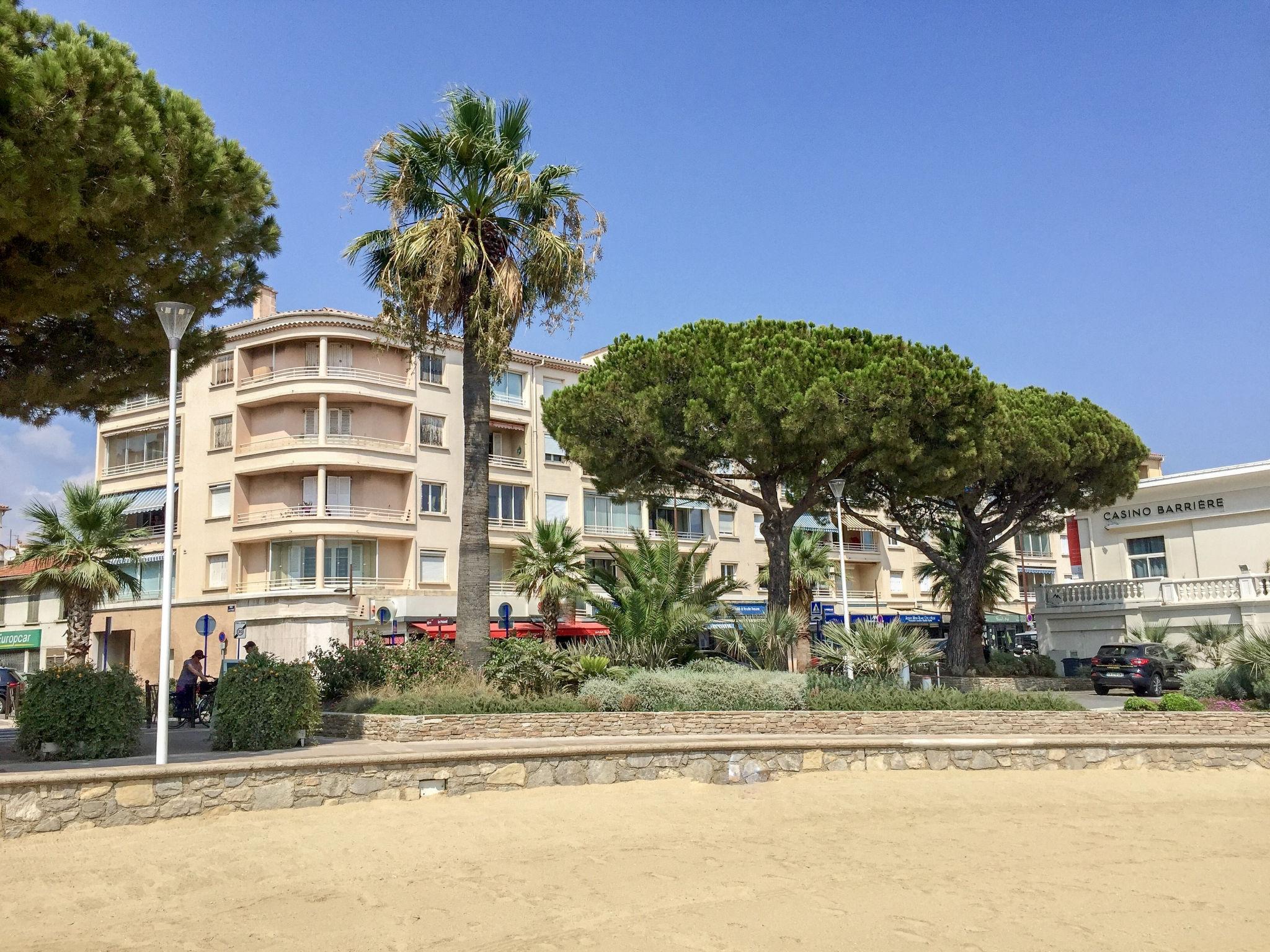 Photo 17 - 1 bedroom Apartment in Sainte-Maxime with sea view