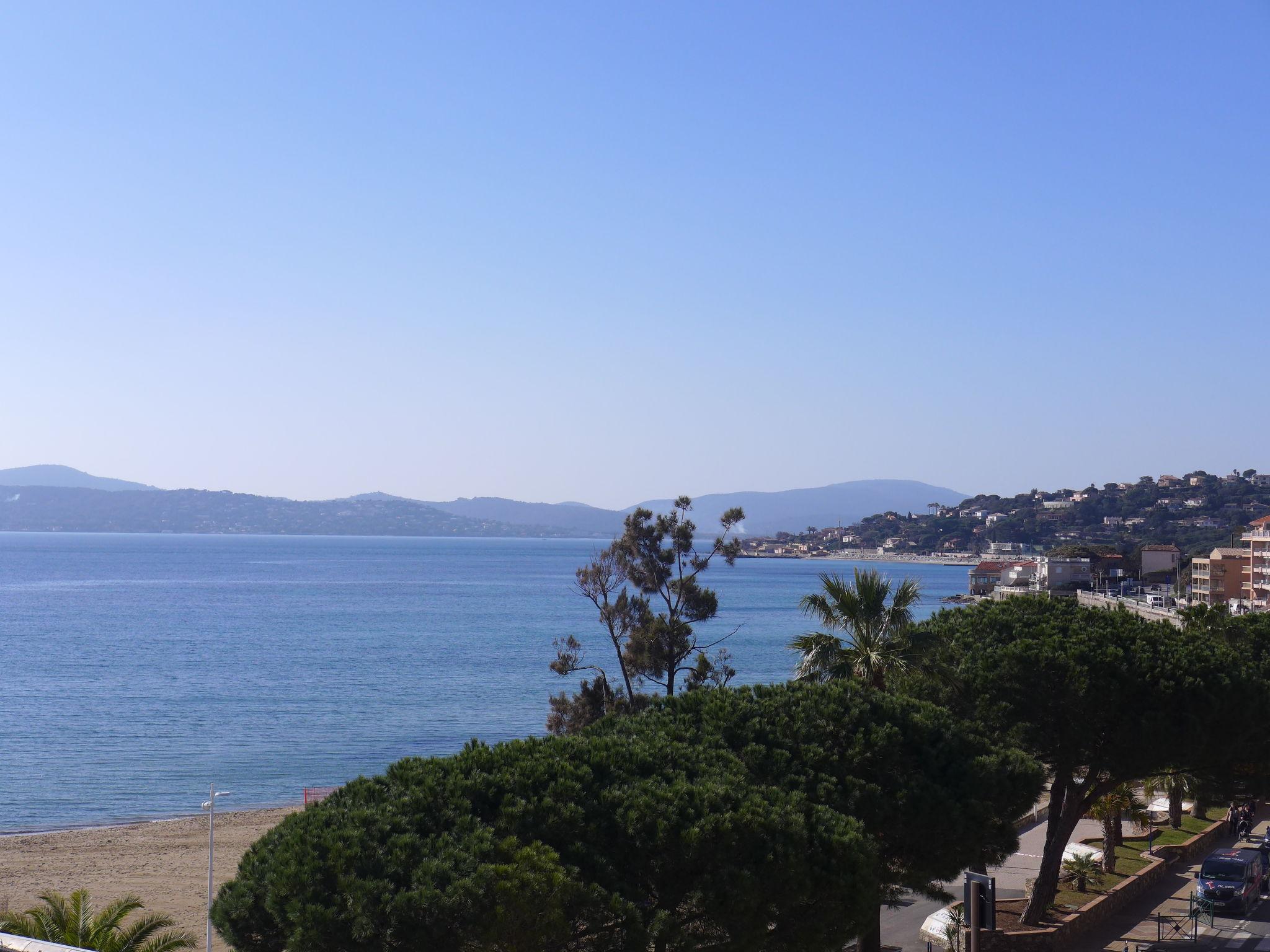 Foto 21 - Apartamento de 2 habitaciones en Sainte-Maxime con vistas al mar