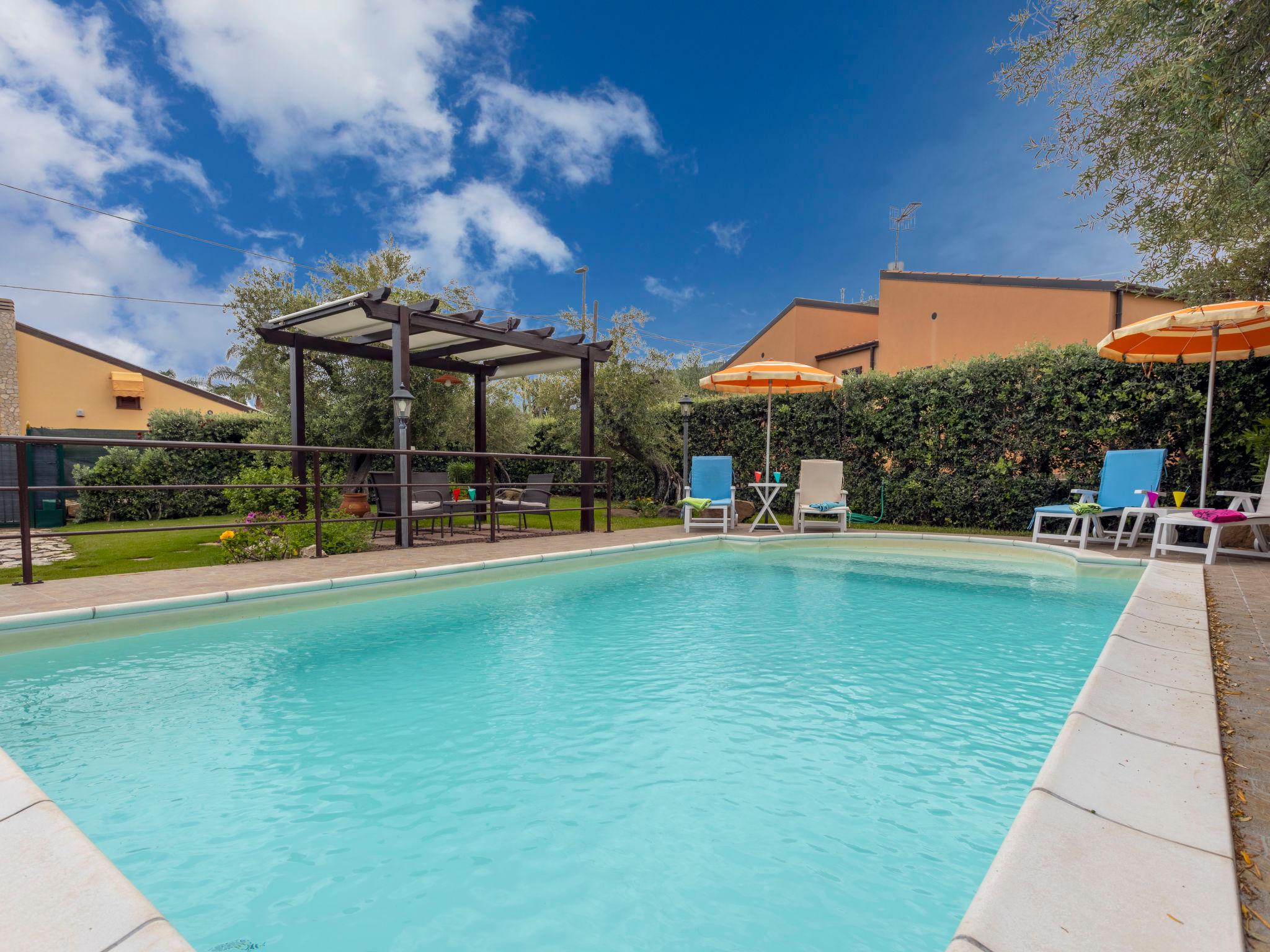 Foto 3 - Casa de 3 quartos em Cefalù com piscina privada e jardim