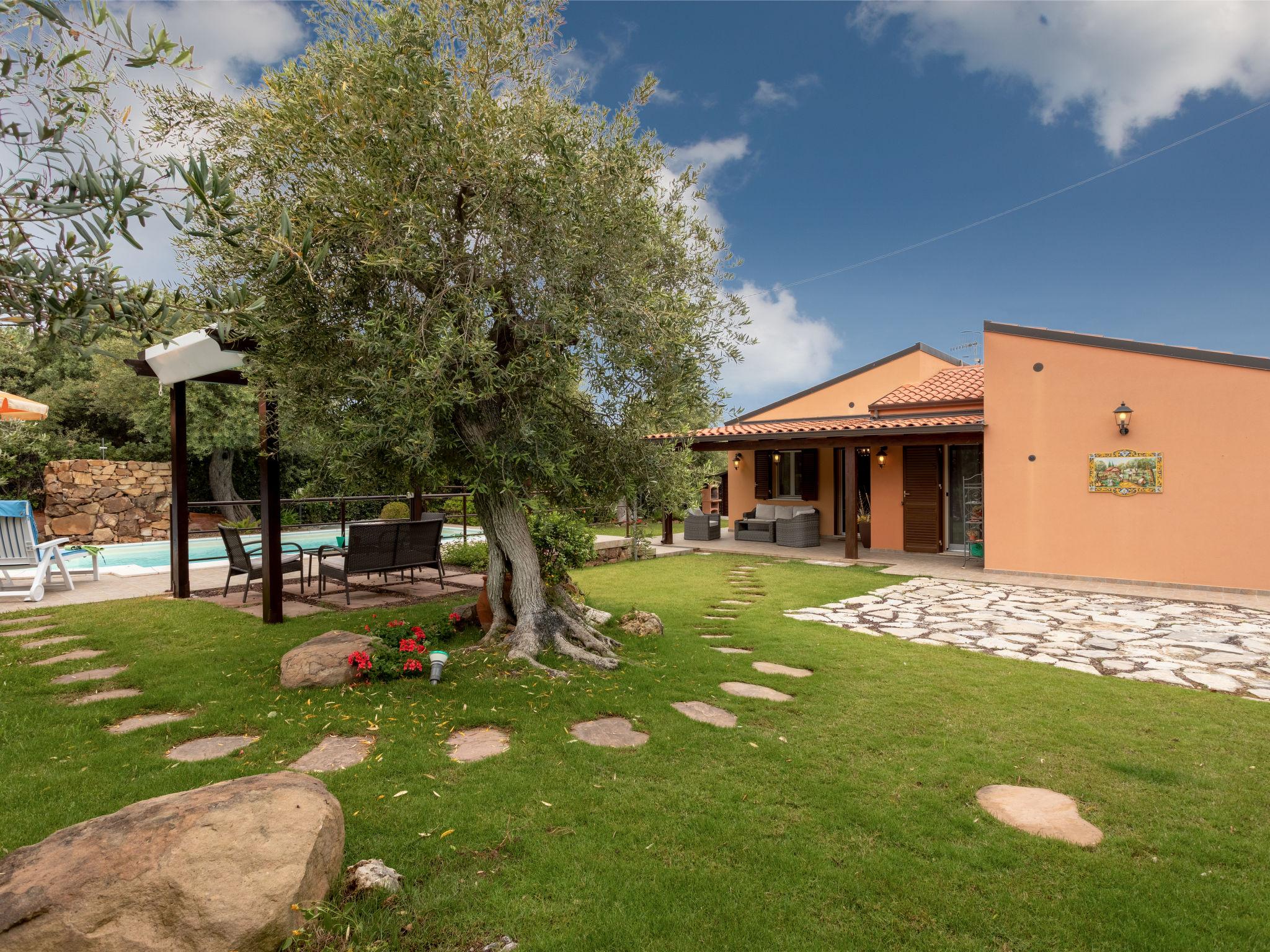 Foto 2 - Casa de 3 habitaciones en Cefalù con piscina privada y jardín