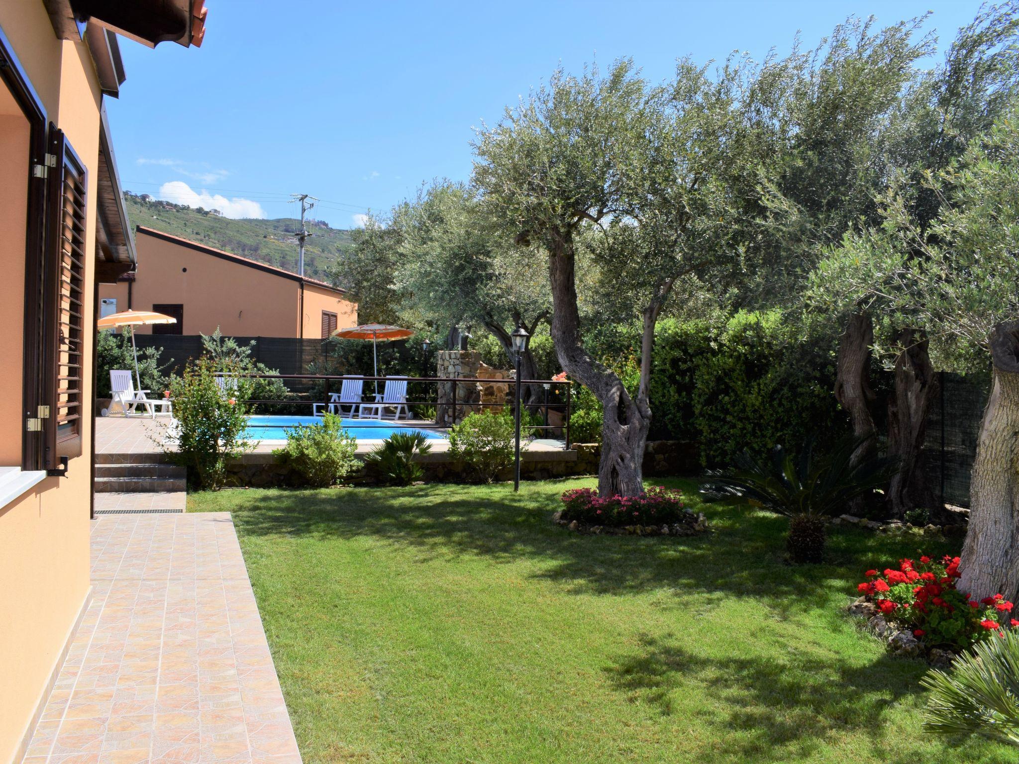 Photo 26 - 3 bedroom House in Cefalù with private pool and garden