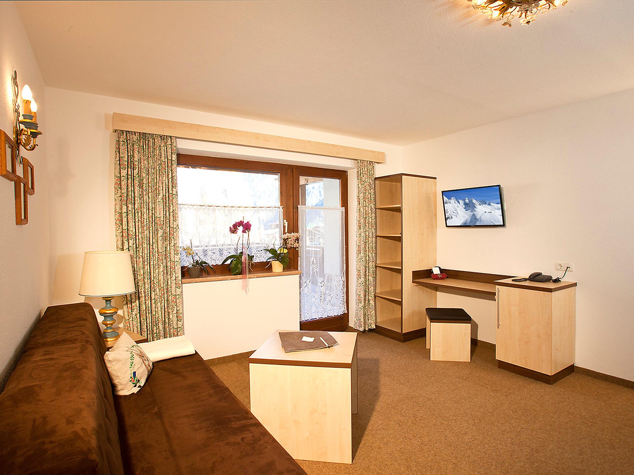 Photo 8 - 5 bedroom Apartment in Sölden with terrace and mountain view