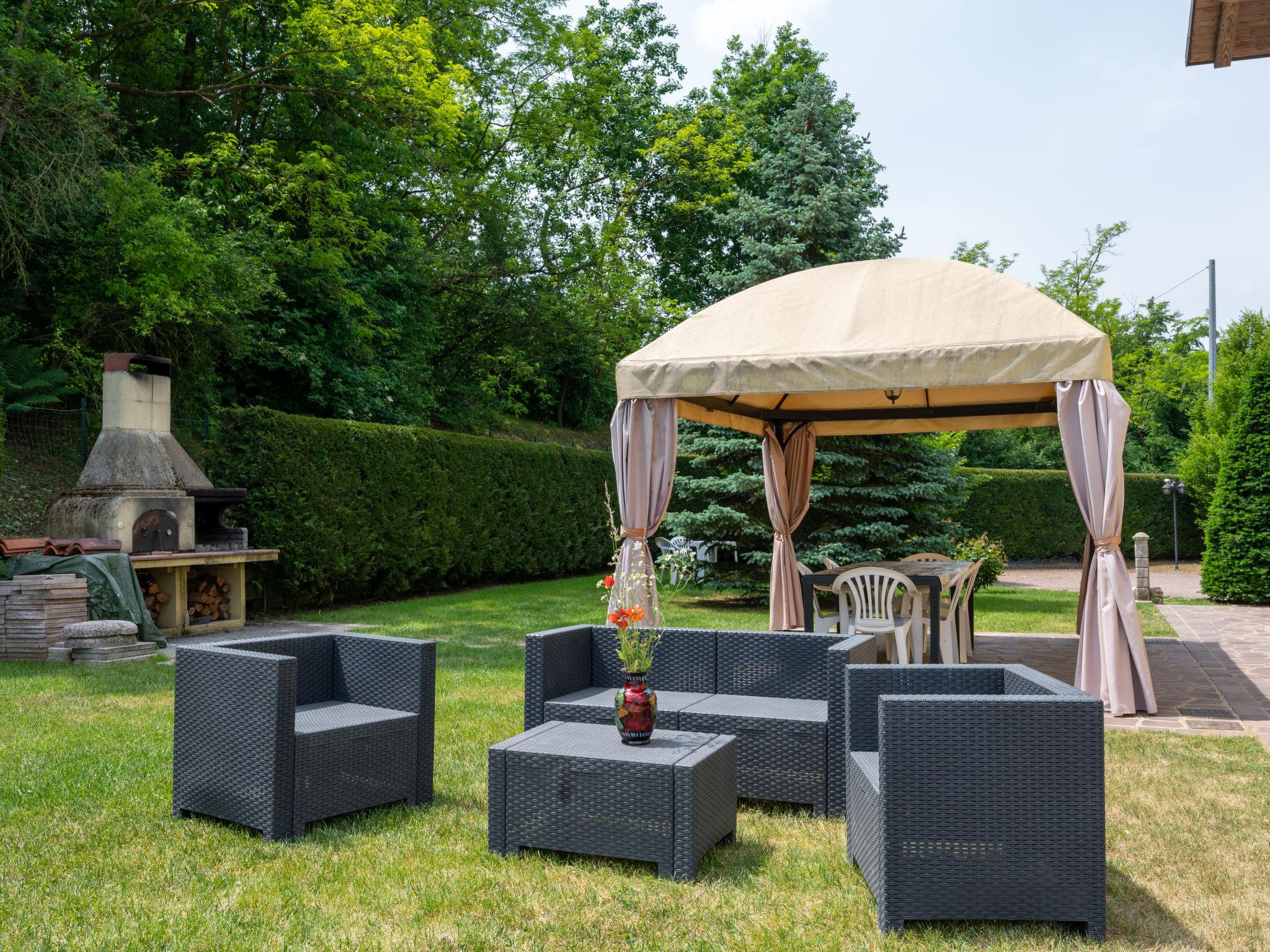 Photo 3 - Maison de 5 chambres à Ferrere avec piscine privée et jardin