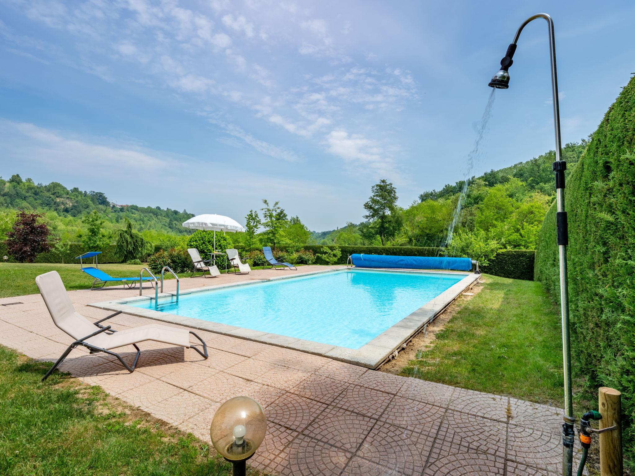 Foto 27 - Casa con 5 camere da letto a Ferrere con piscina privata e giardino