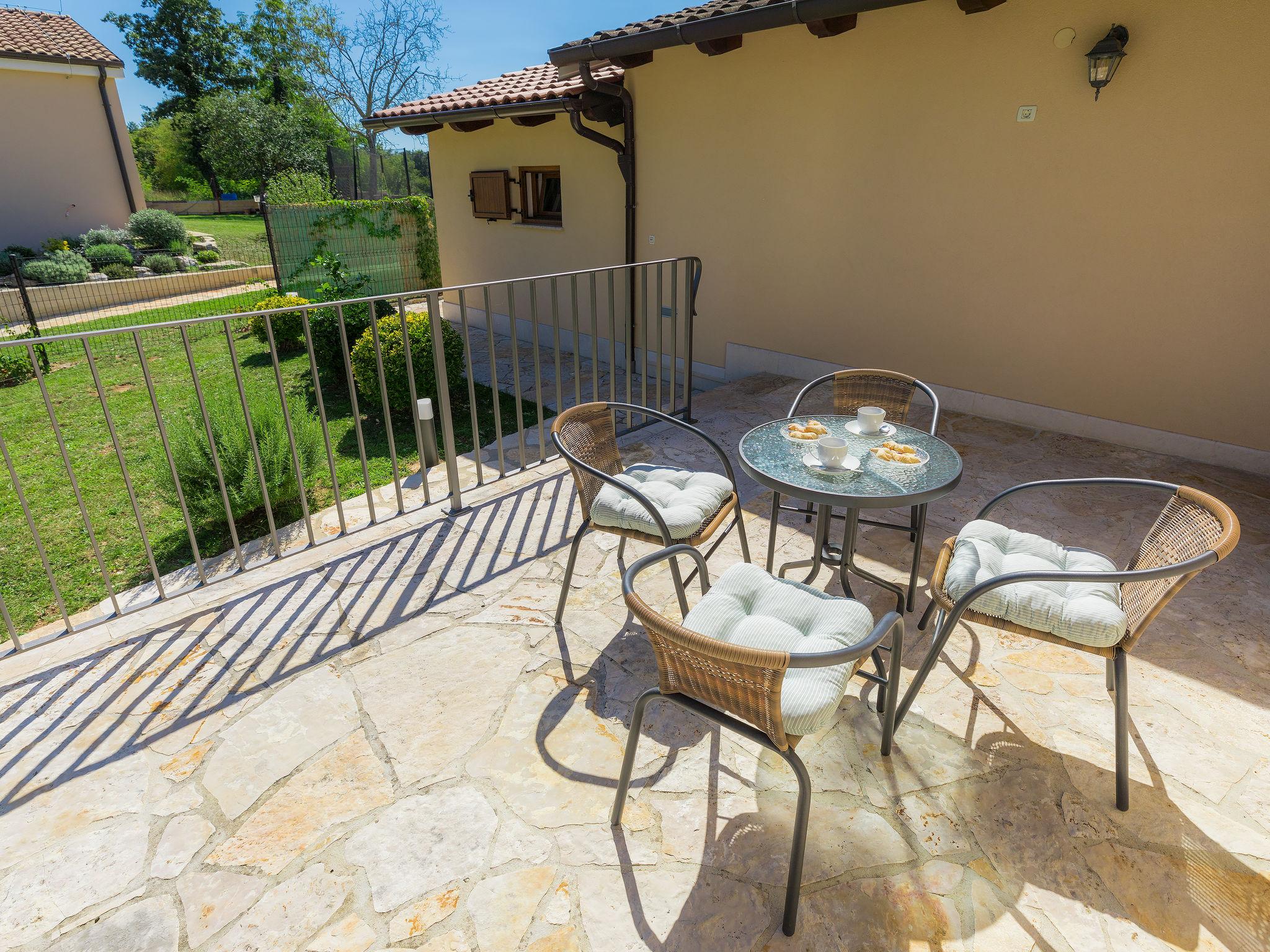 Photo 40 - Maison de 2 chambres à Sveti Petar u Šumi avec piscine privée et vues à la mer