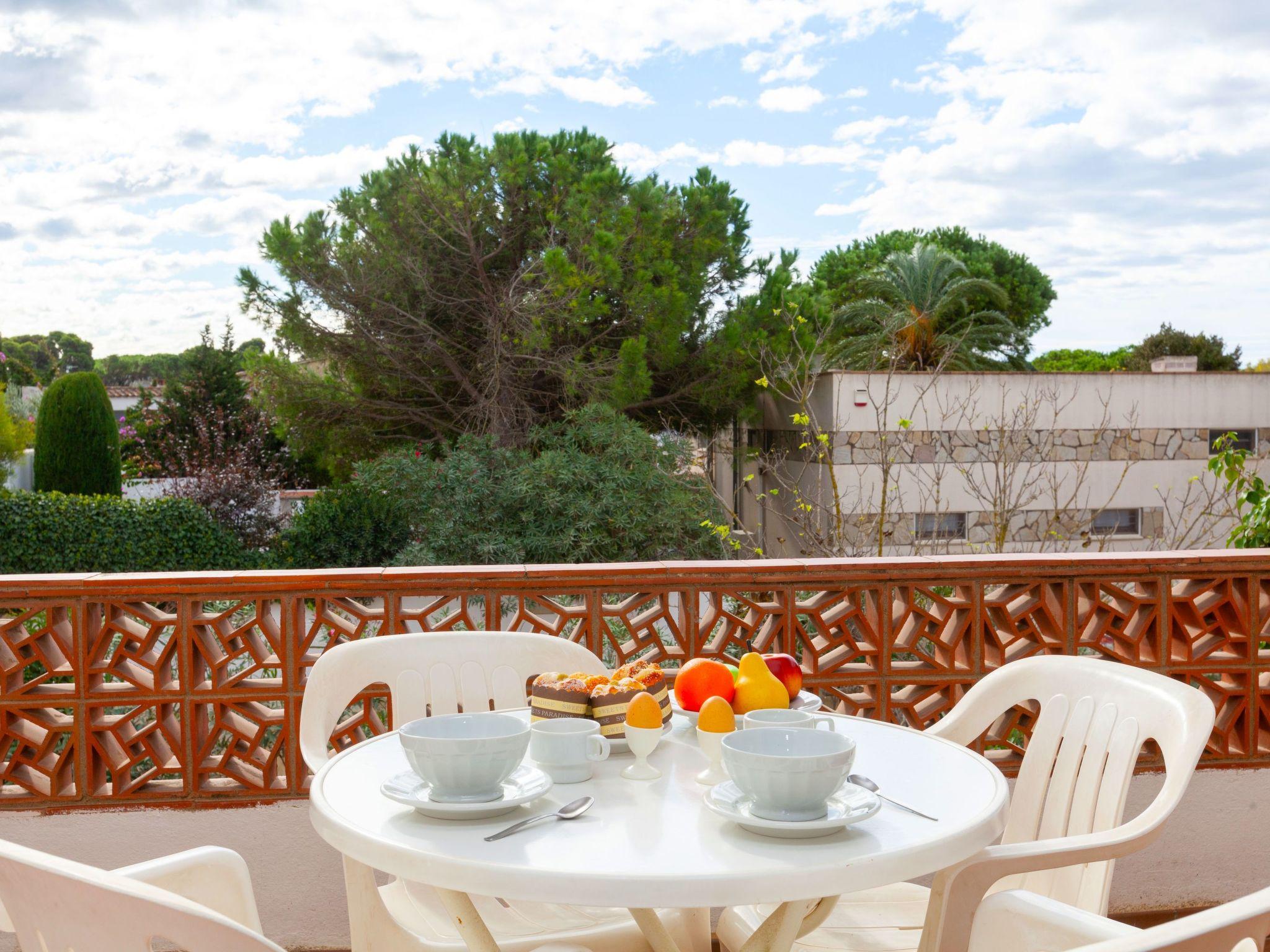 Foto 14 - Appartamento con 1 camera da letto a l'Escala con terrazza e vista mare