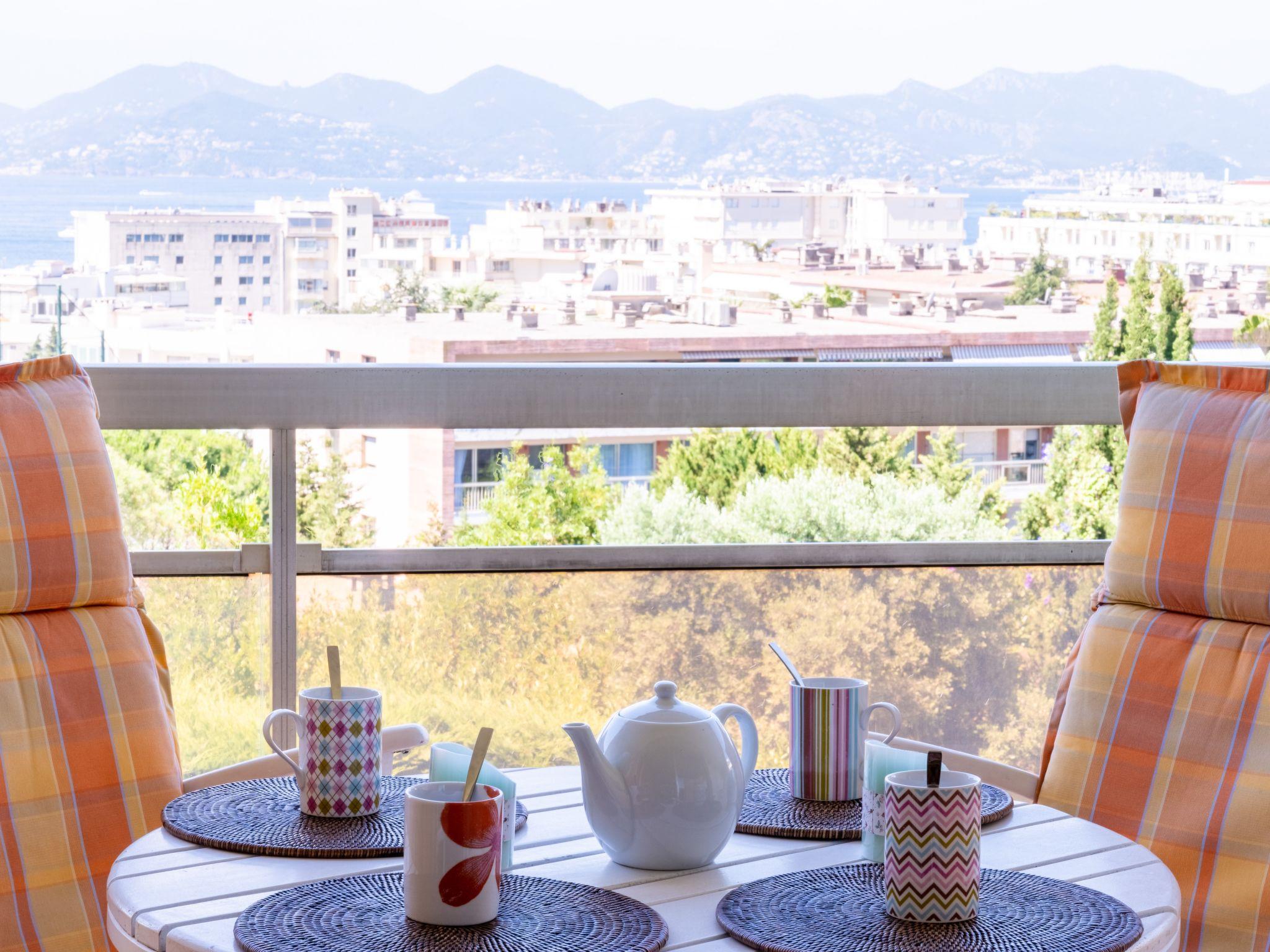 Foto 5 - Apartamento de 1 habitación en Cannes con piscina y vistas al mar