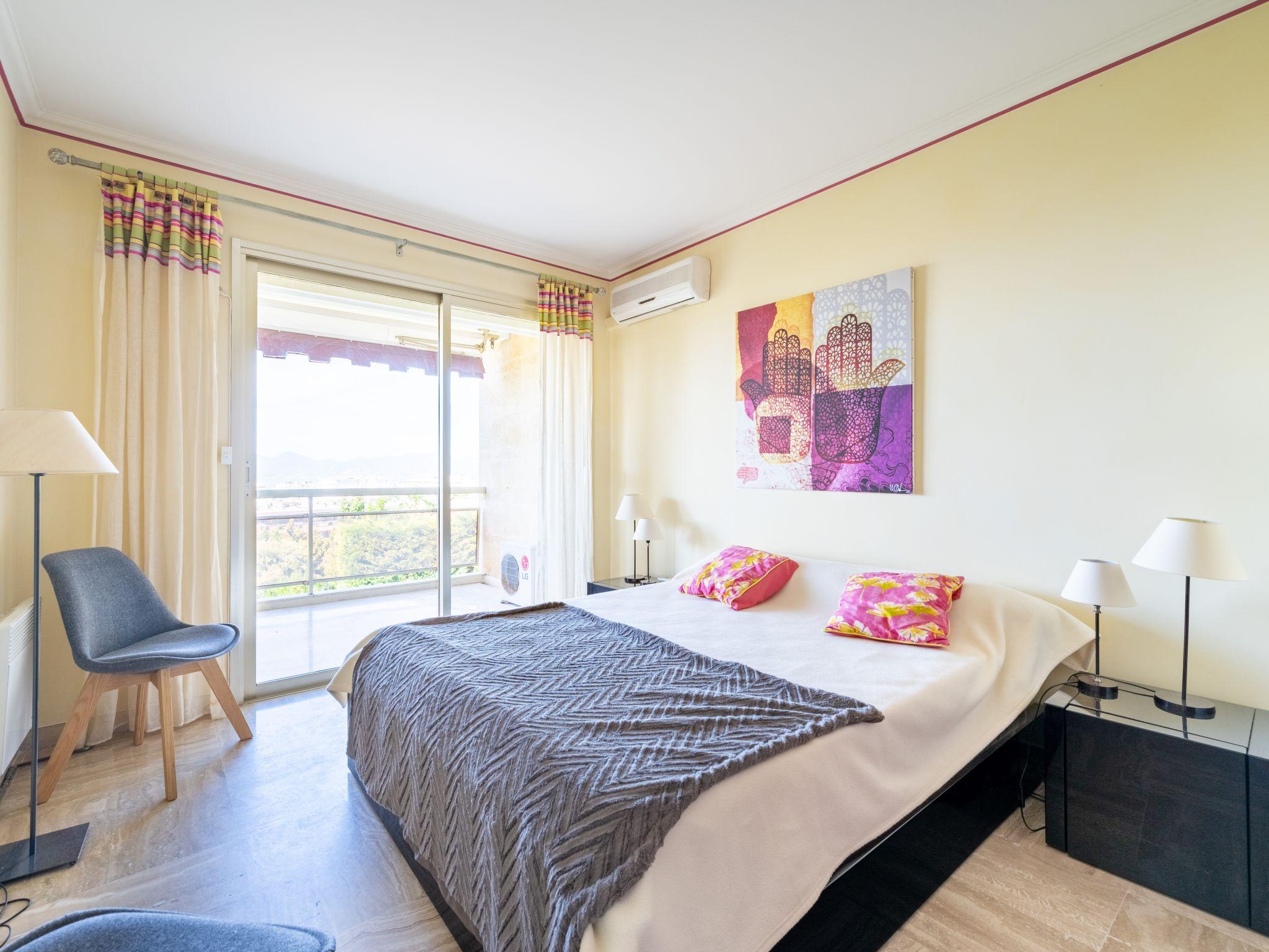 Foto 10 - Apartamento de 1 habitación en Cannes con piscina y vistas al mar