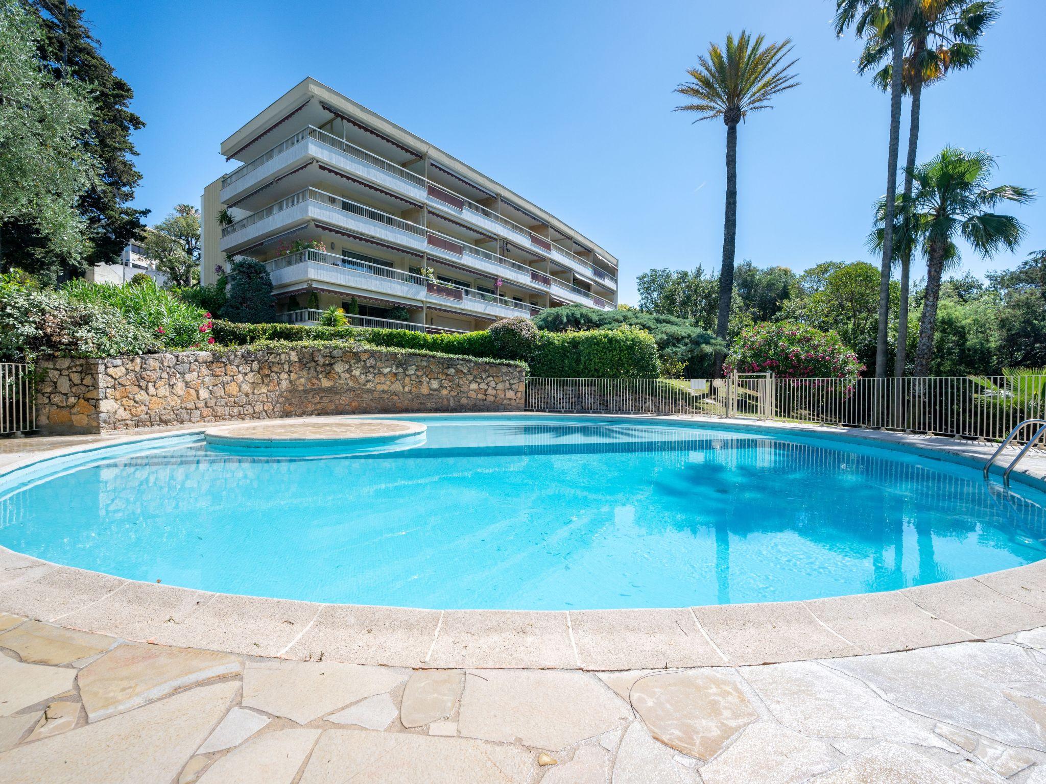 Foto 1 - Apartamento de 1 habitación en Cannes con piscina y vistas al mar