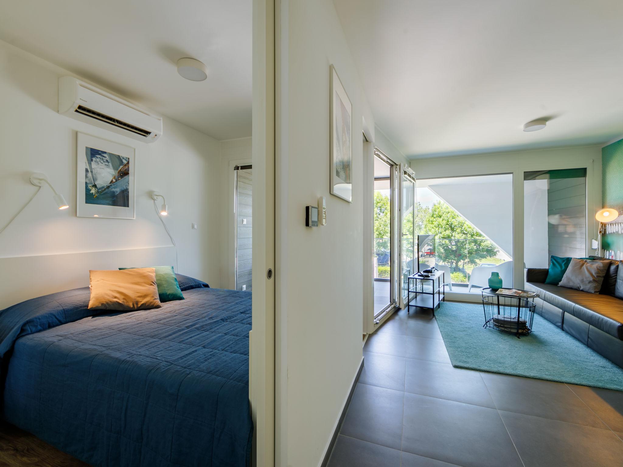 Foto 14 - Appartamento con 2 camere da letto a Balatonszemes con piscina e vista sulle montagne