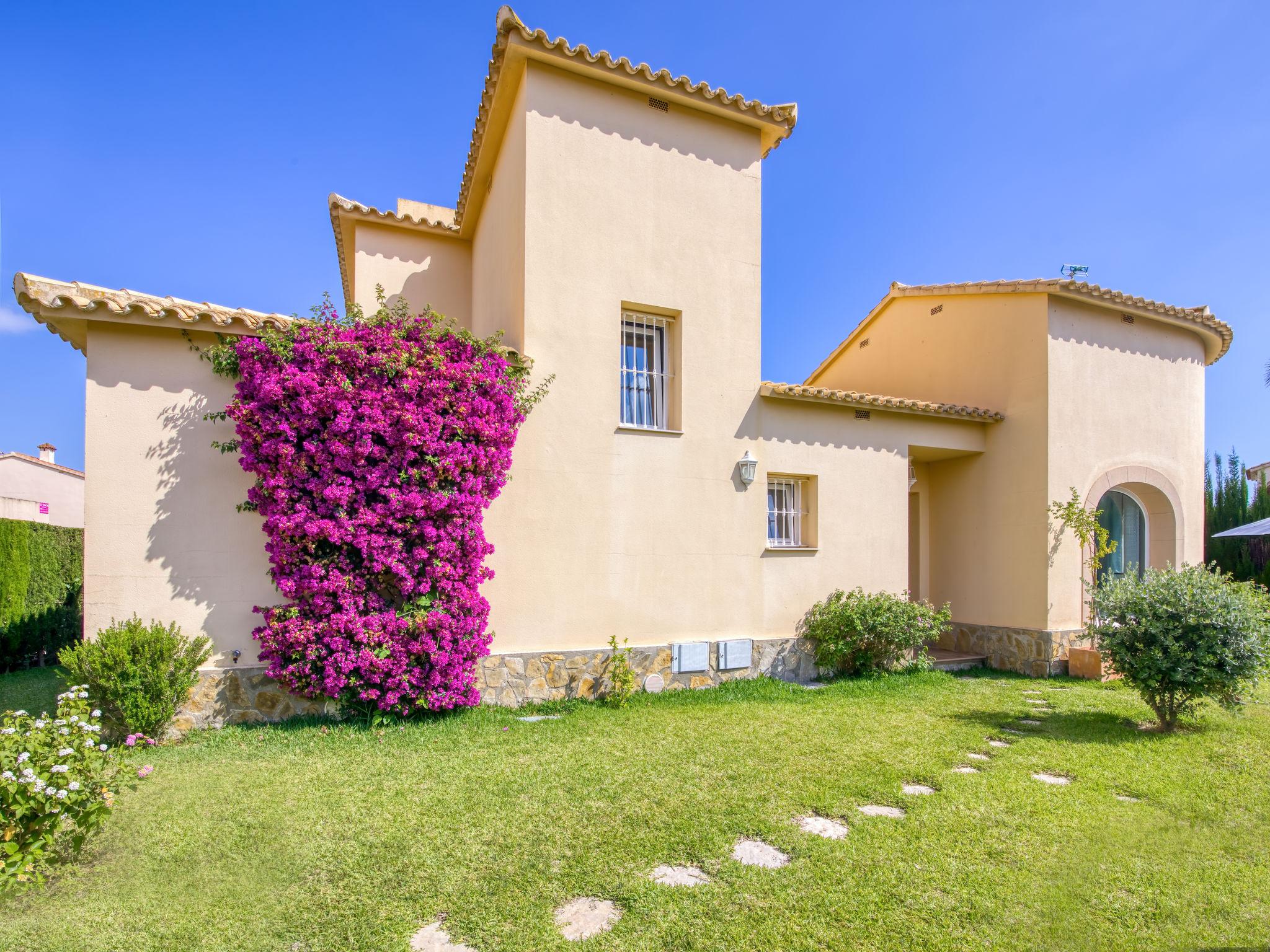 Foto 28 - Casa de 3 quartos em Oliva com piscina privada e jardim