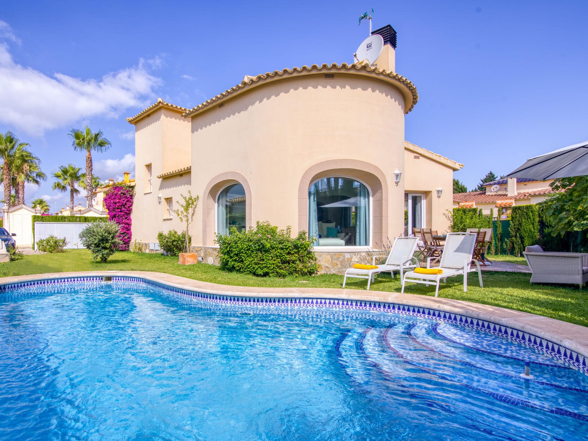 Foto 1 - Casa con 3 camere da letto a Oliva con piscina privata e vista mare