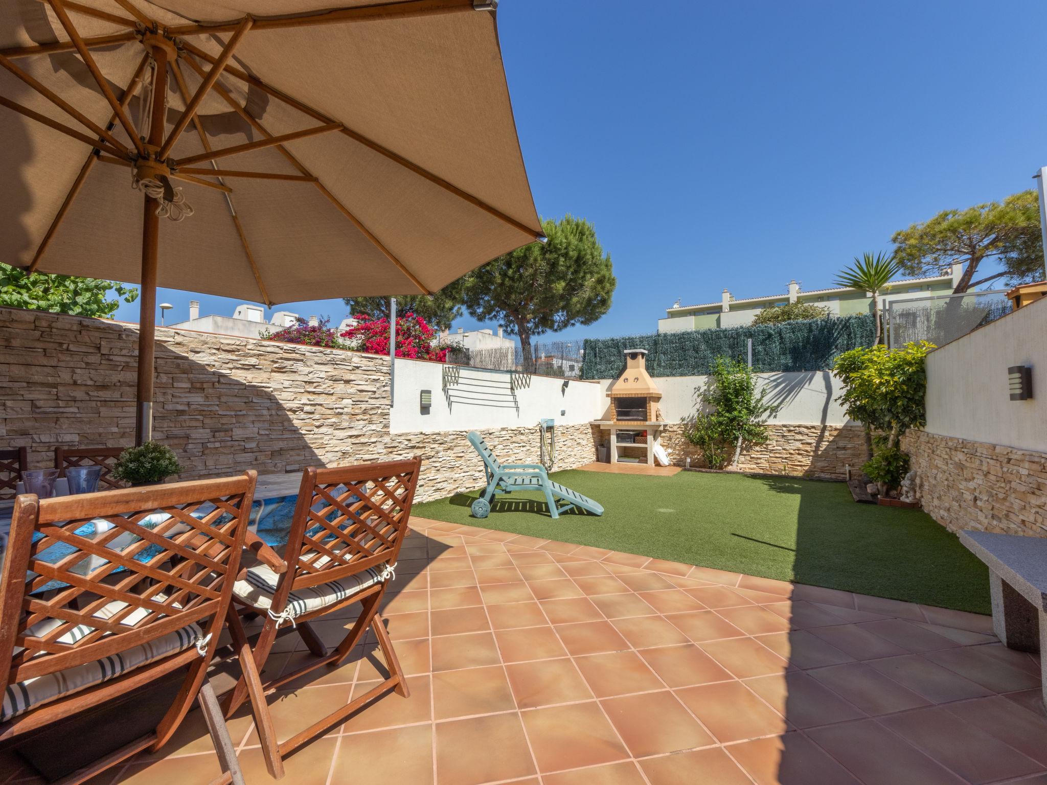 Photo 1 - Maison de 3 chambres à Creixell avec jardin et terrasse