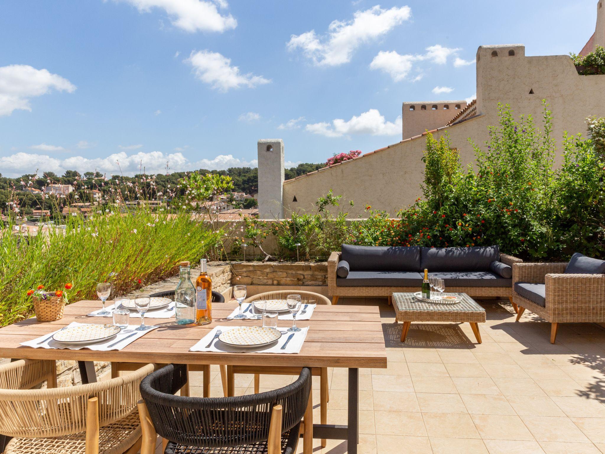 Photo 1 - Appartement de 1 chambre à Saint-Cyr-sur-Mer avec terrasse et vues à la mer