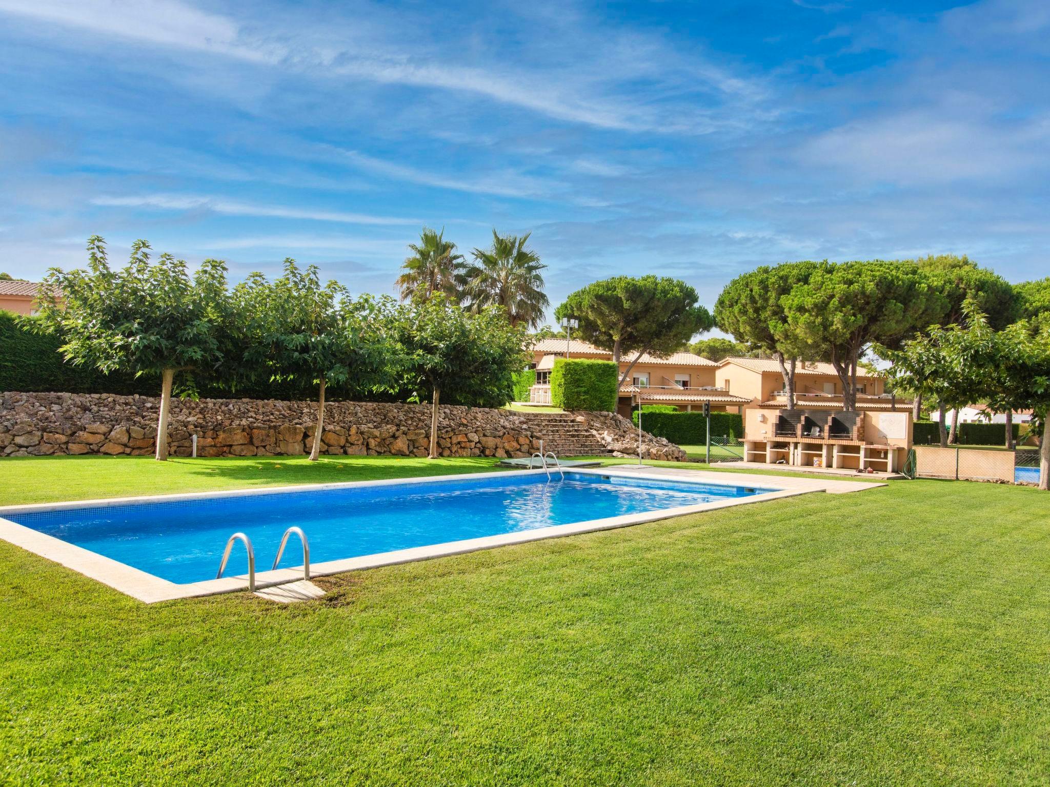 Photo 15 - Maison de 3 chambres à l'Escala avec piscine et vues à la mer