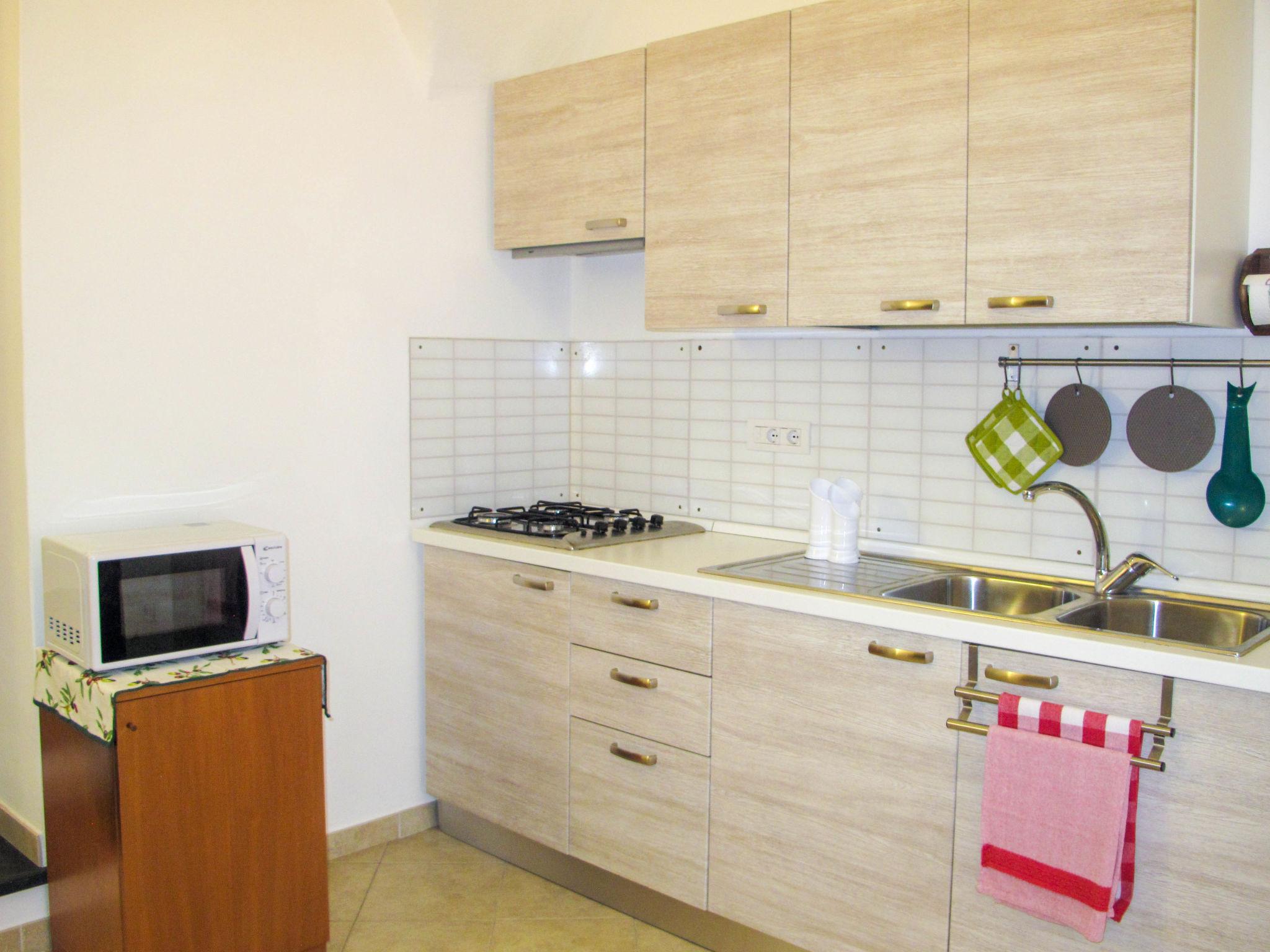 Foto 4 - Apartamento de 1 quarto em Finale Ligure com jardim