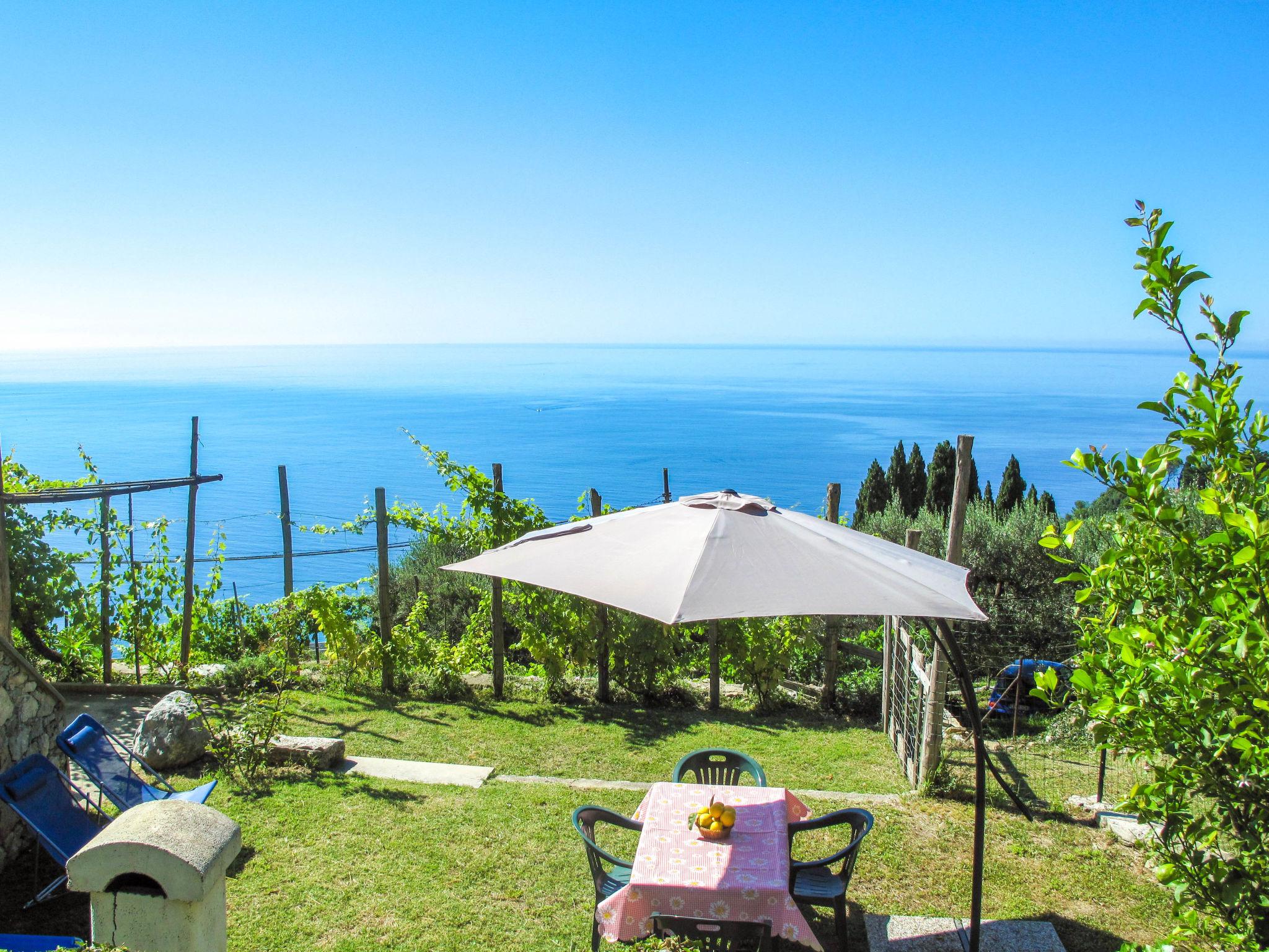 Photo 1 - Appartement de 1 chambre à Finale Ligure avec jardin et vues à la mer